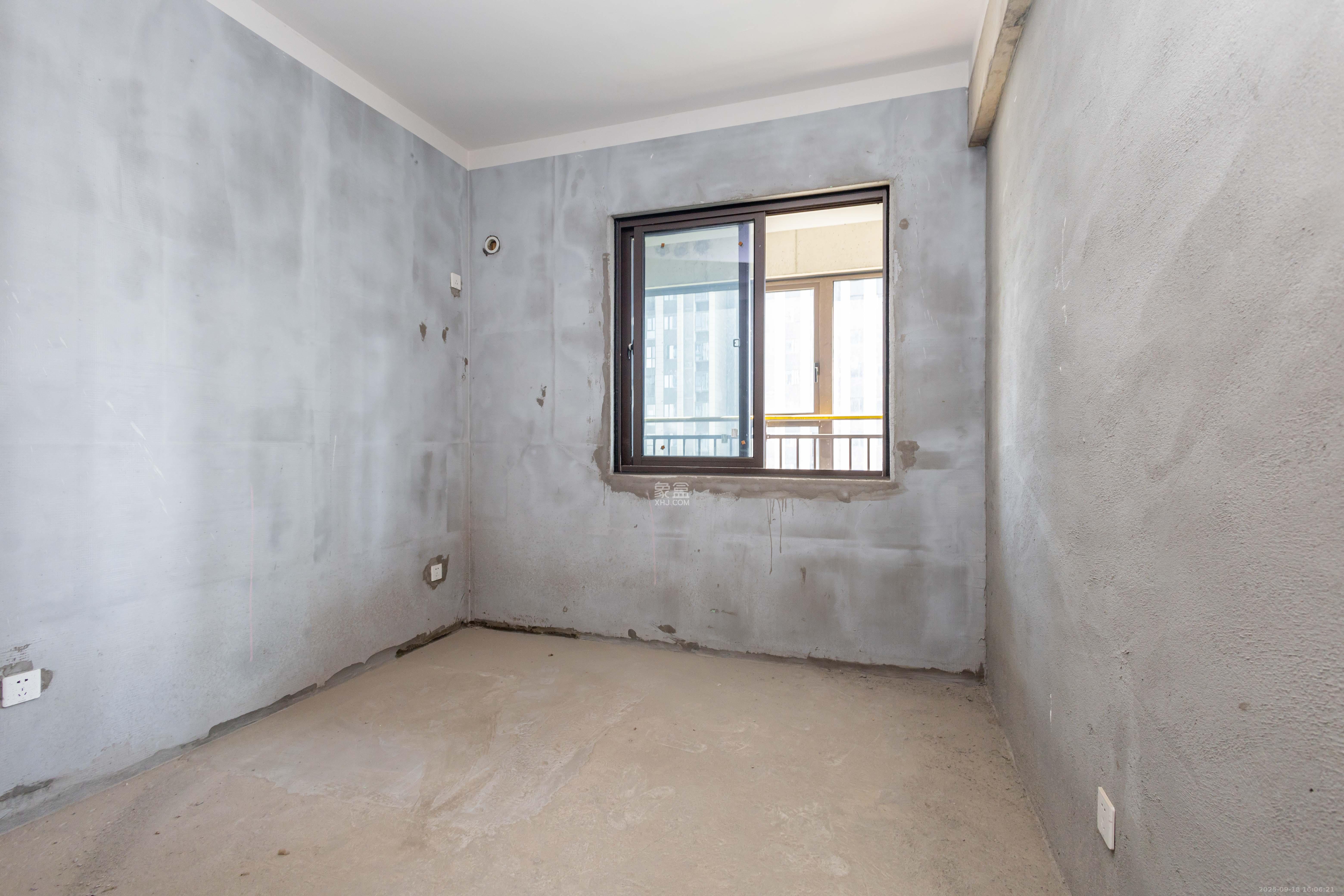 湘域芯城一期 3室2厅2卫 88.0万 湘域芯城一期 3室2厅2卫 88.0万卧室