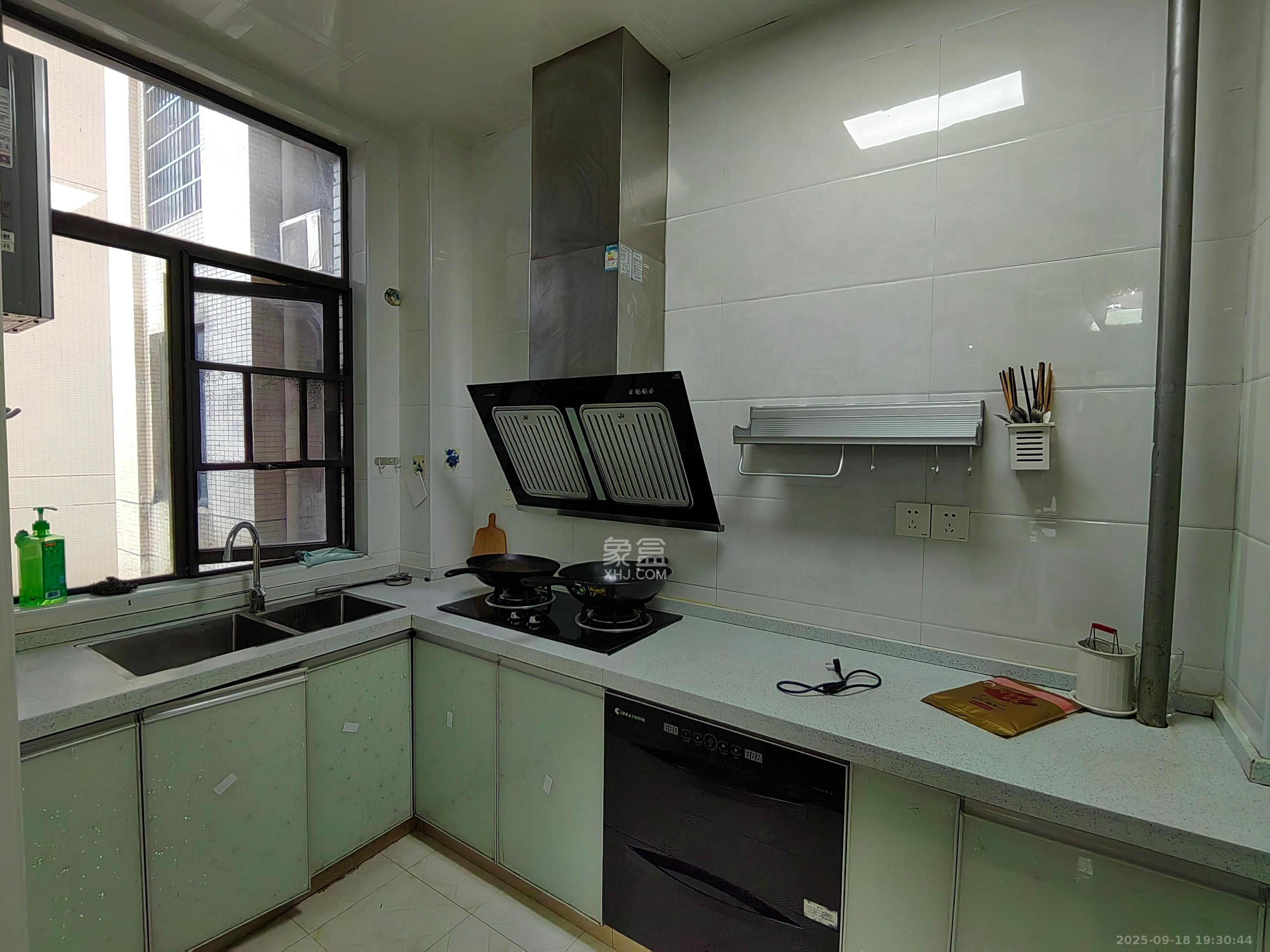 天元美居乐 2室2厅1卫 1700.0元/月 天元美居乐 2室2厅1卫 1700.0元/月室内图