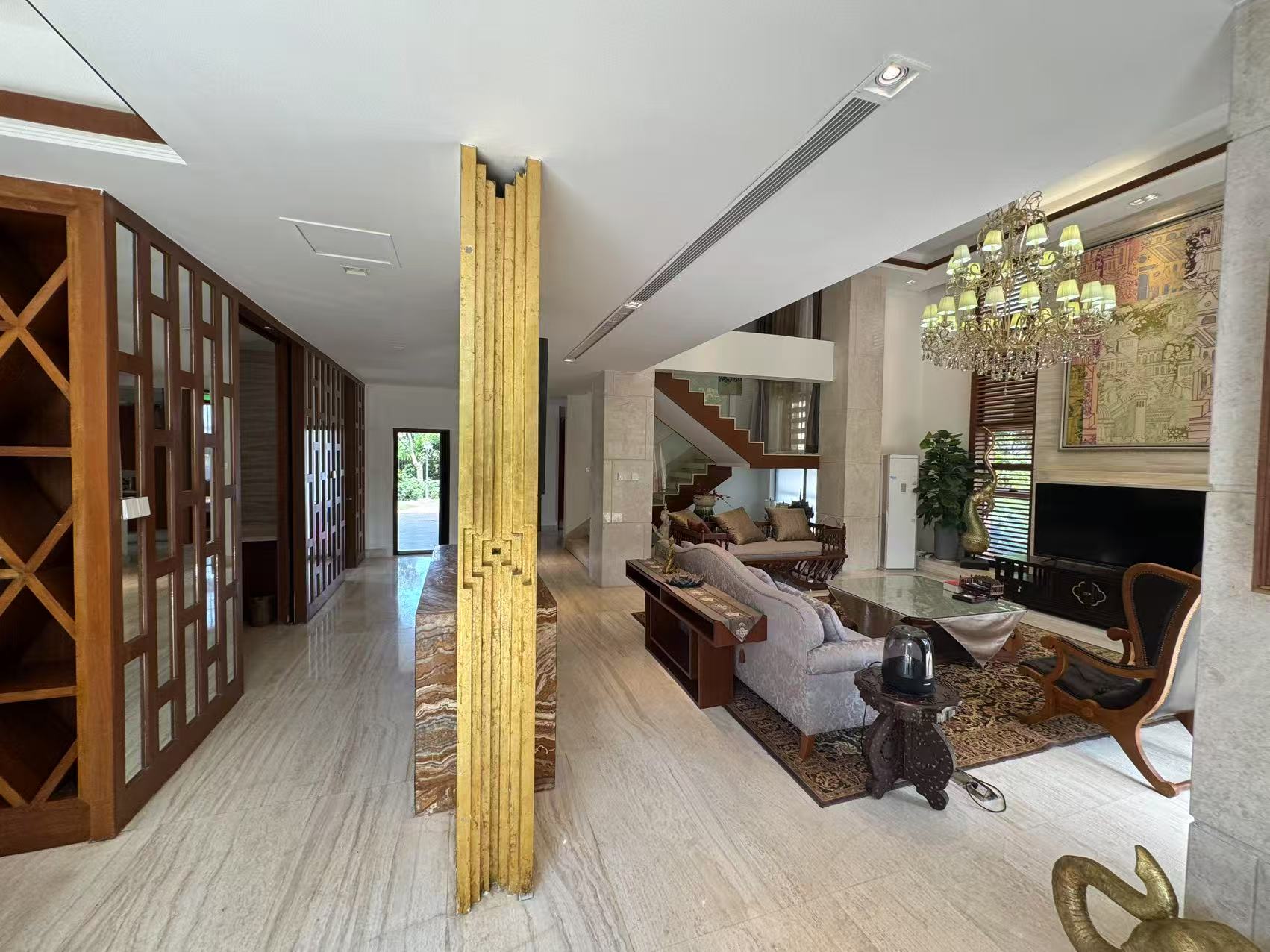 鲁能海蓝椰风 6室2厅1卫 18000.0元/月 鲁能海蓝椰风 6室2厅1卫 18000.0元/月室内图