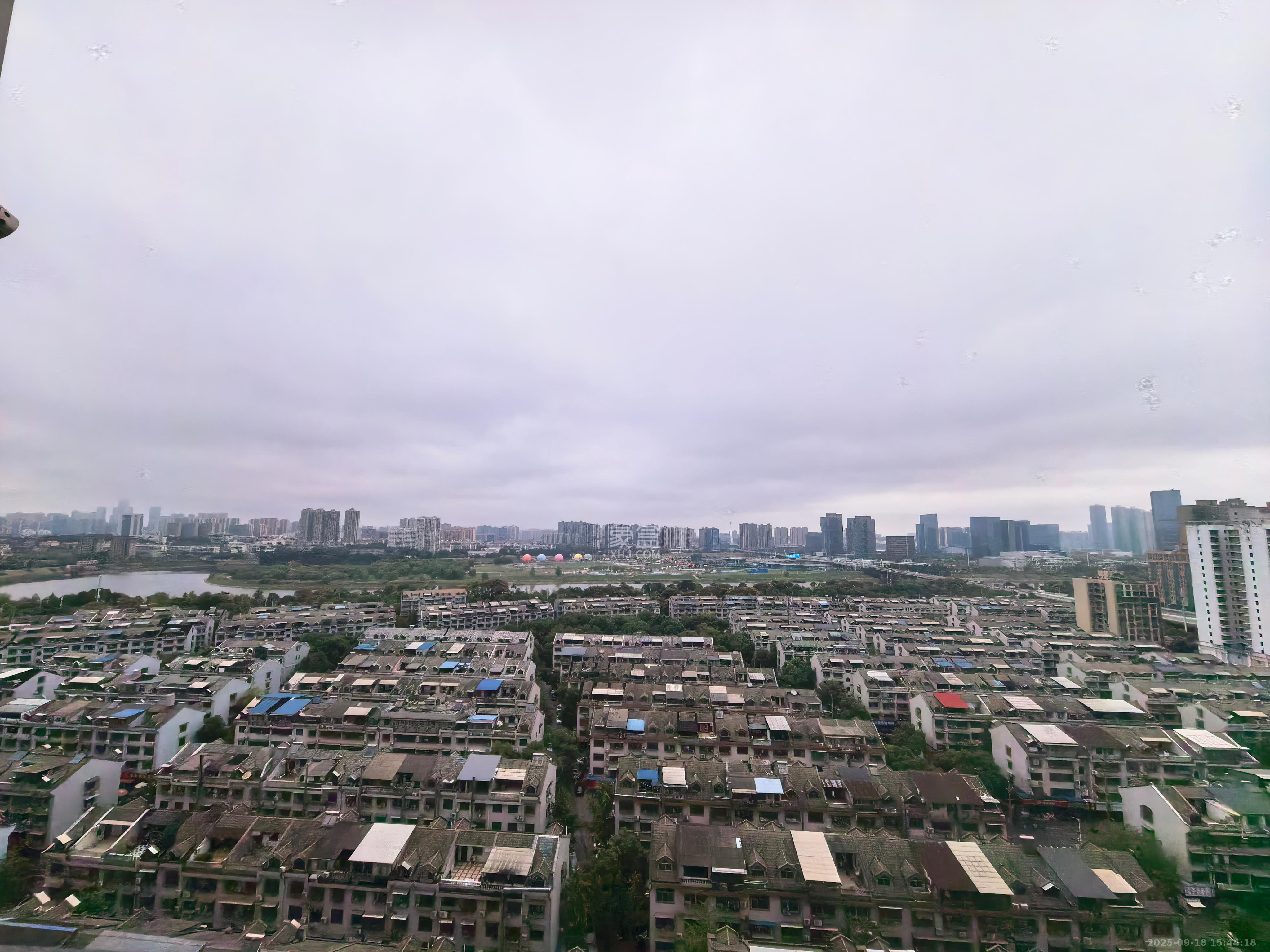 富力芙蓉新天地  4室2厅2卫   4000.00元/月