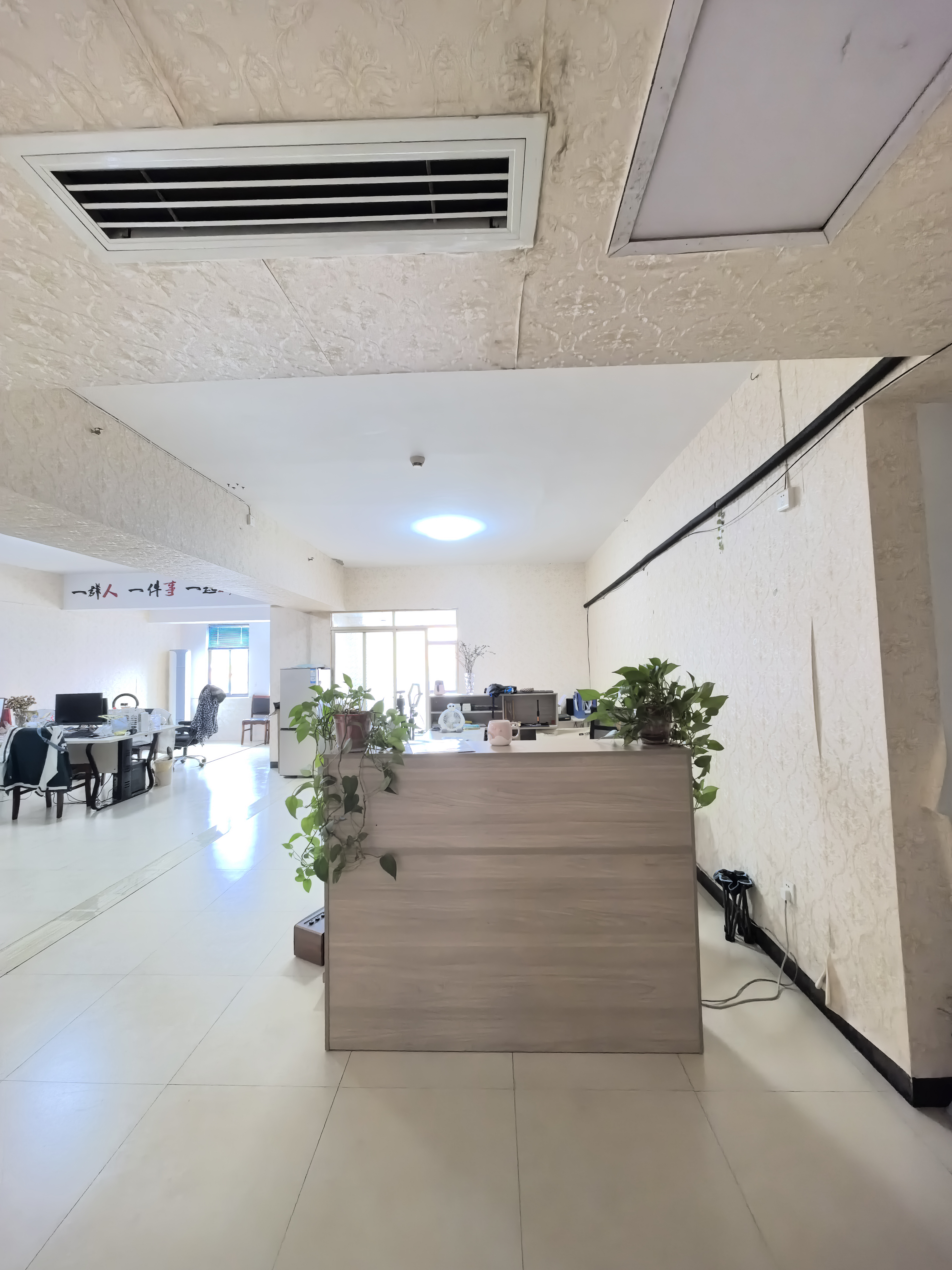 财智公馆大厦(瑞士国际酒店) 1室0厅0卫 38.8万 财智公馆大厦(瑞士国际酒店) 1室0厅0卫 38.8万客厅