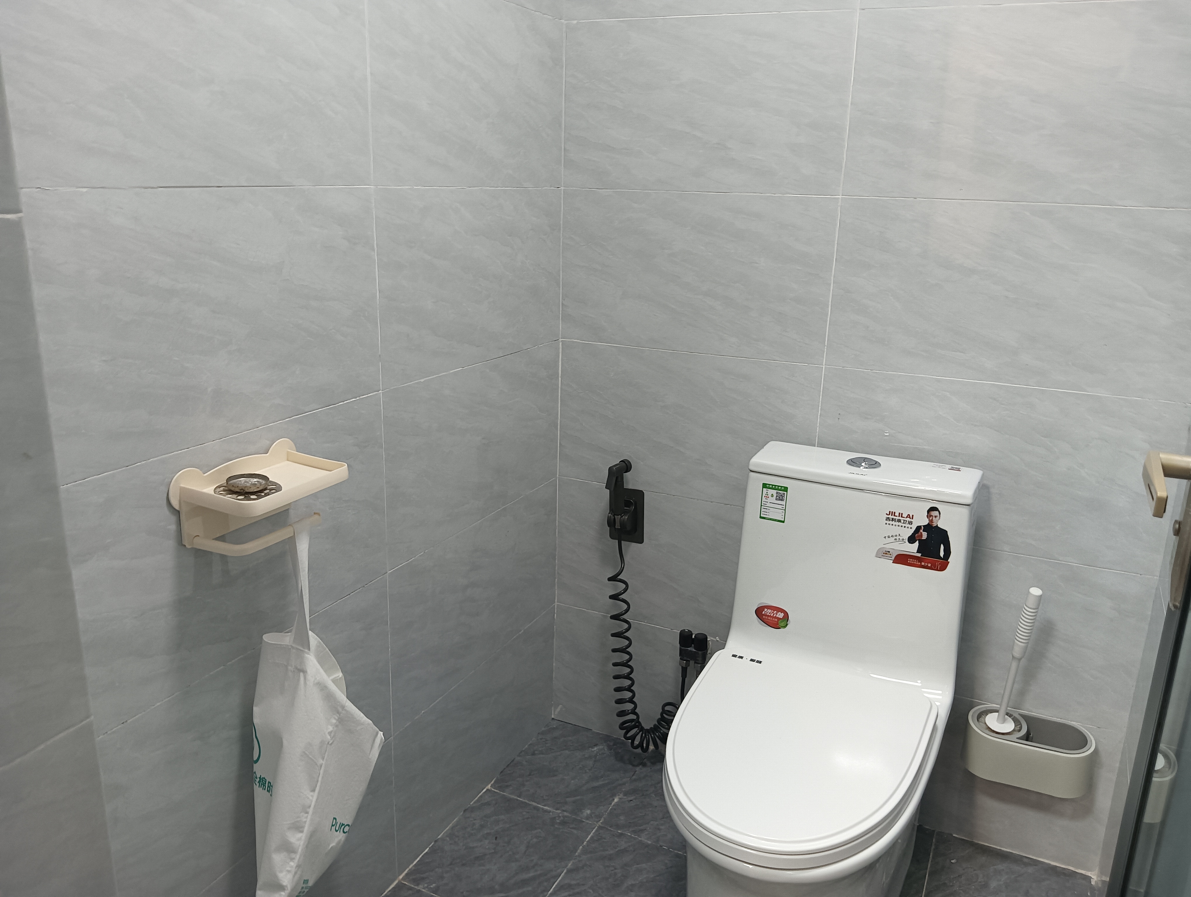 世贸中心  4室2厅2卫   3500.00元/月室内图