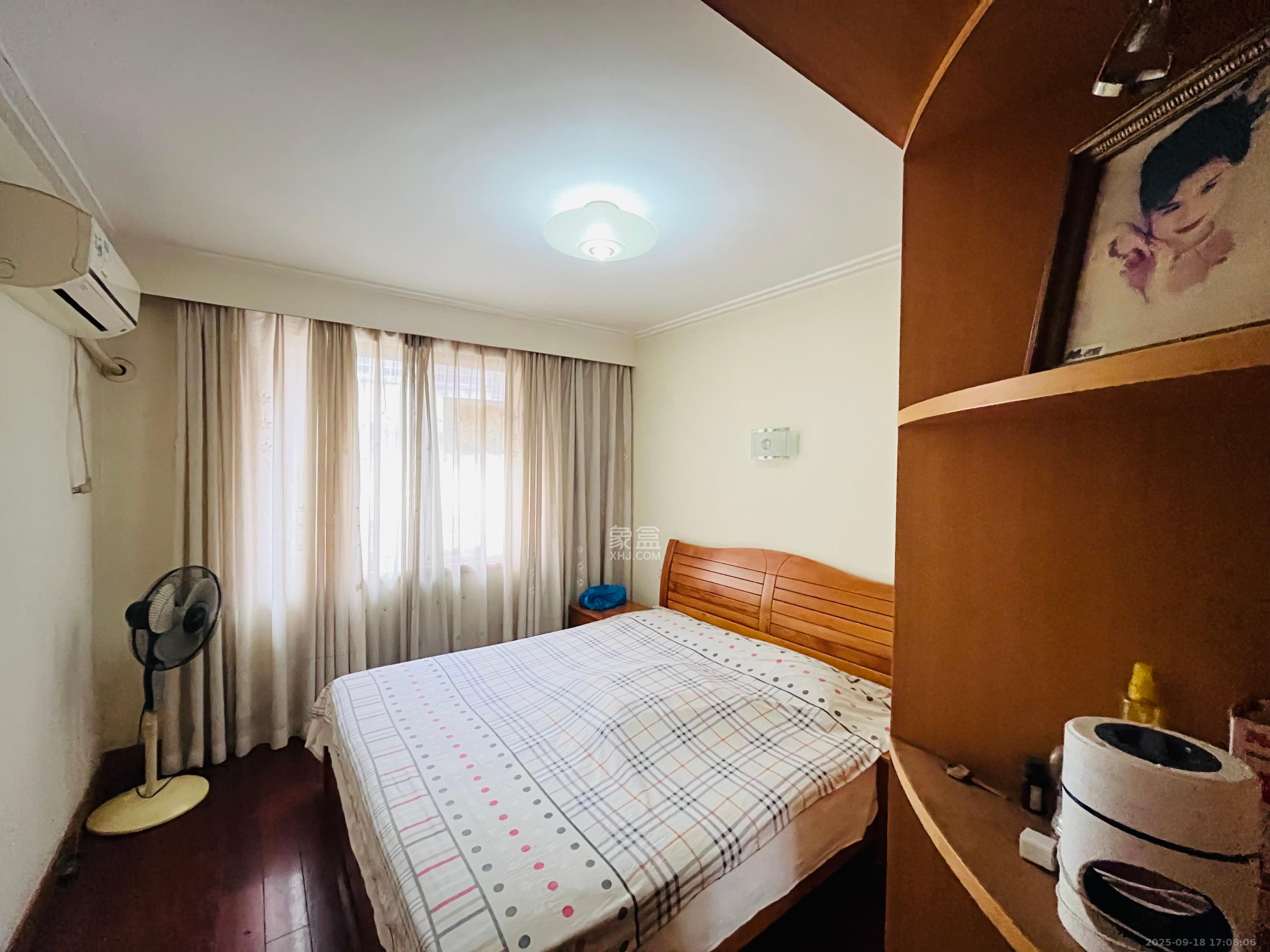 湘计花园 3室2厅1卫 2400.0元/月 湘计花园 3室2厅1卫 2400.0元/月室内图