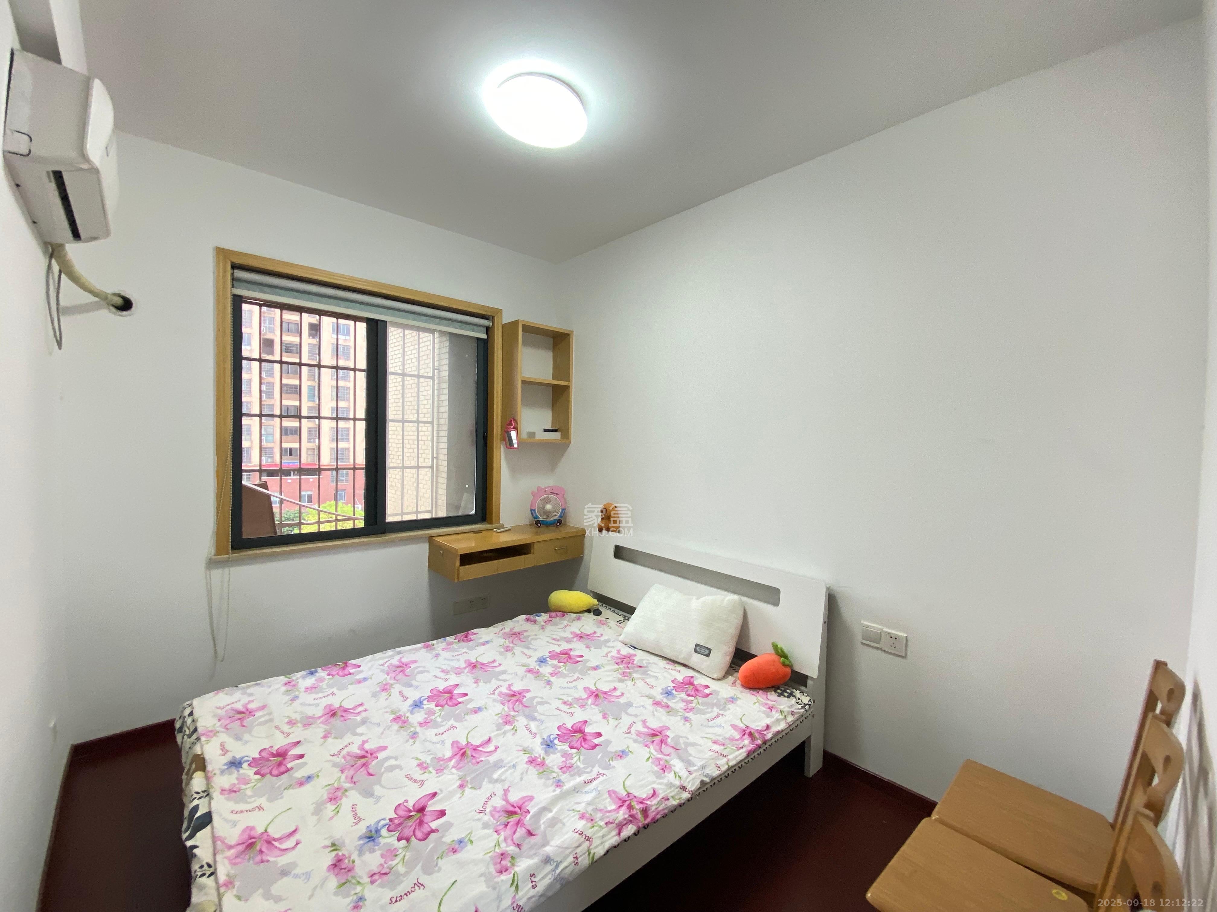 新雅黄金苑 3室2厅2卫 1400.0元/月 新雅黄金苑 3室2厅2卫 1400.0元/月室内图