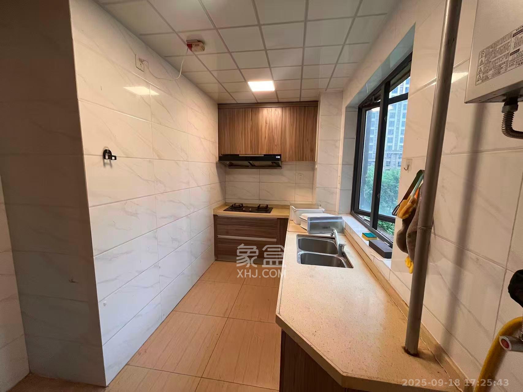 碧桂园南城首府(东宸林海) 3室2厅2卫 2200.0元/月 碧桂园南城首府(东宸林海) 3室2厅2卫 2200.0元/月室内图