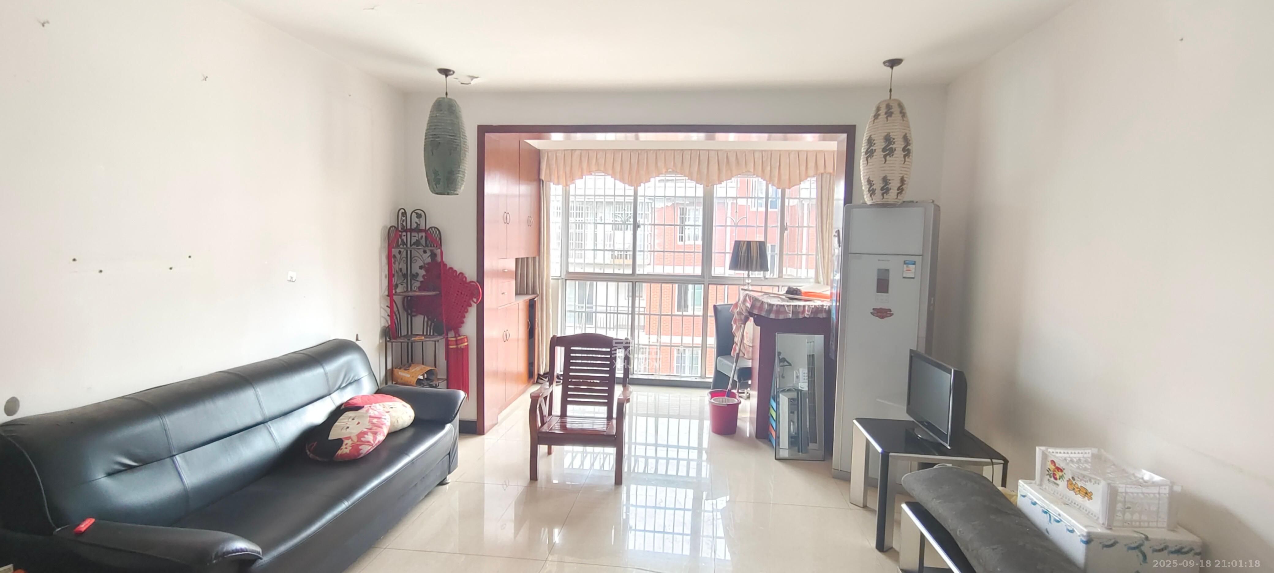 长丰星城 3室2厅2卫 1300.0元/月 长丰星城 3室2厅2卫 1300.0元/月室内图