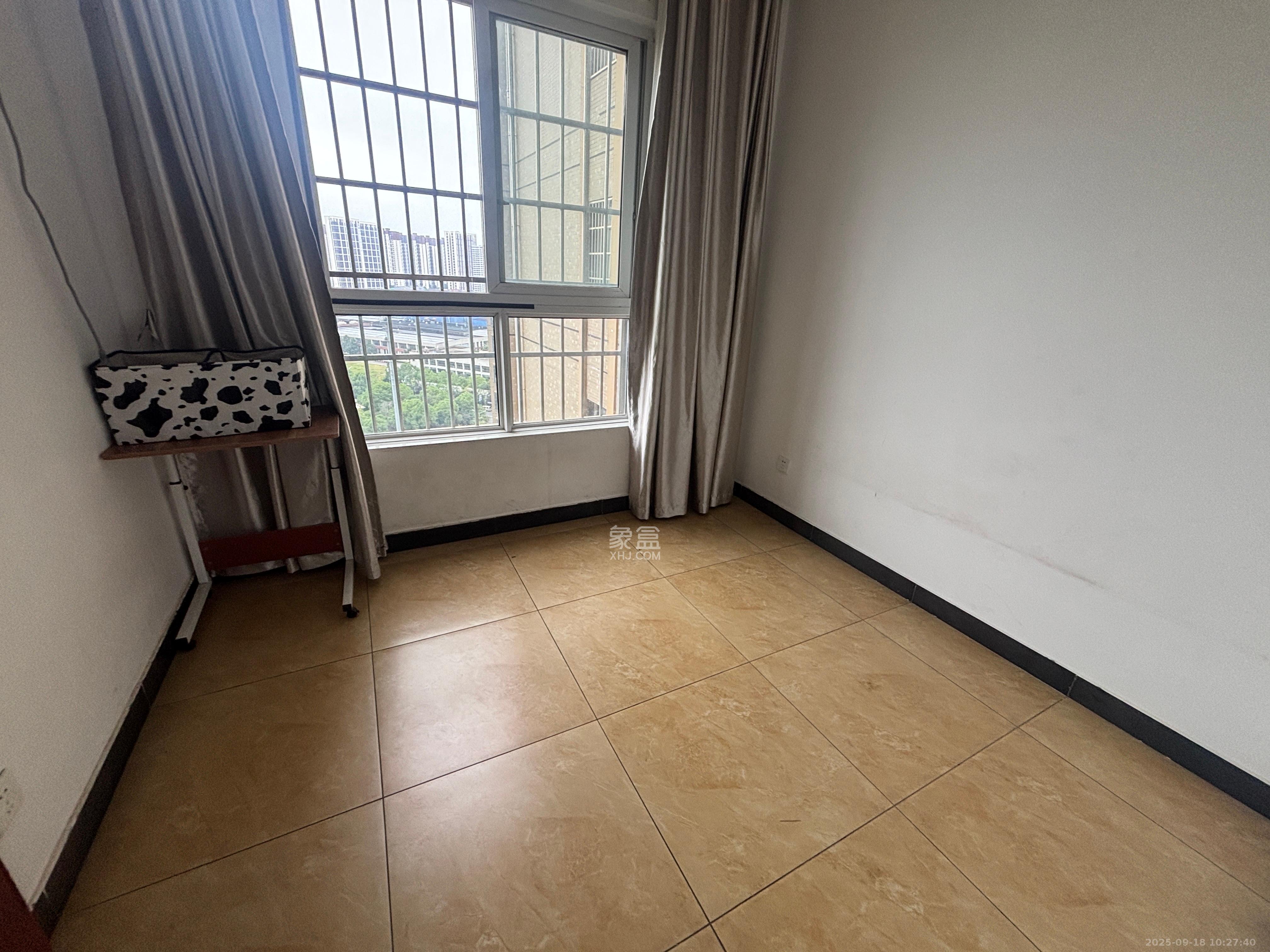 光明城市(星辰青年城) 3室2厅2卫 2000.0元/月 光明城市(星辰青年城) 3室2厅2卫 2000.0元/月室内图