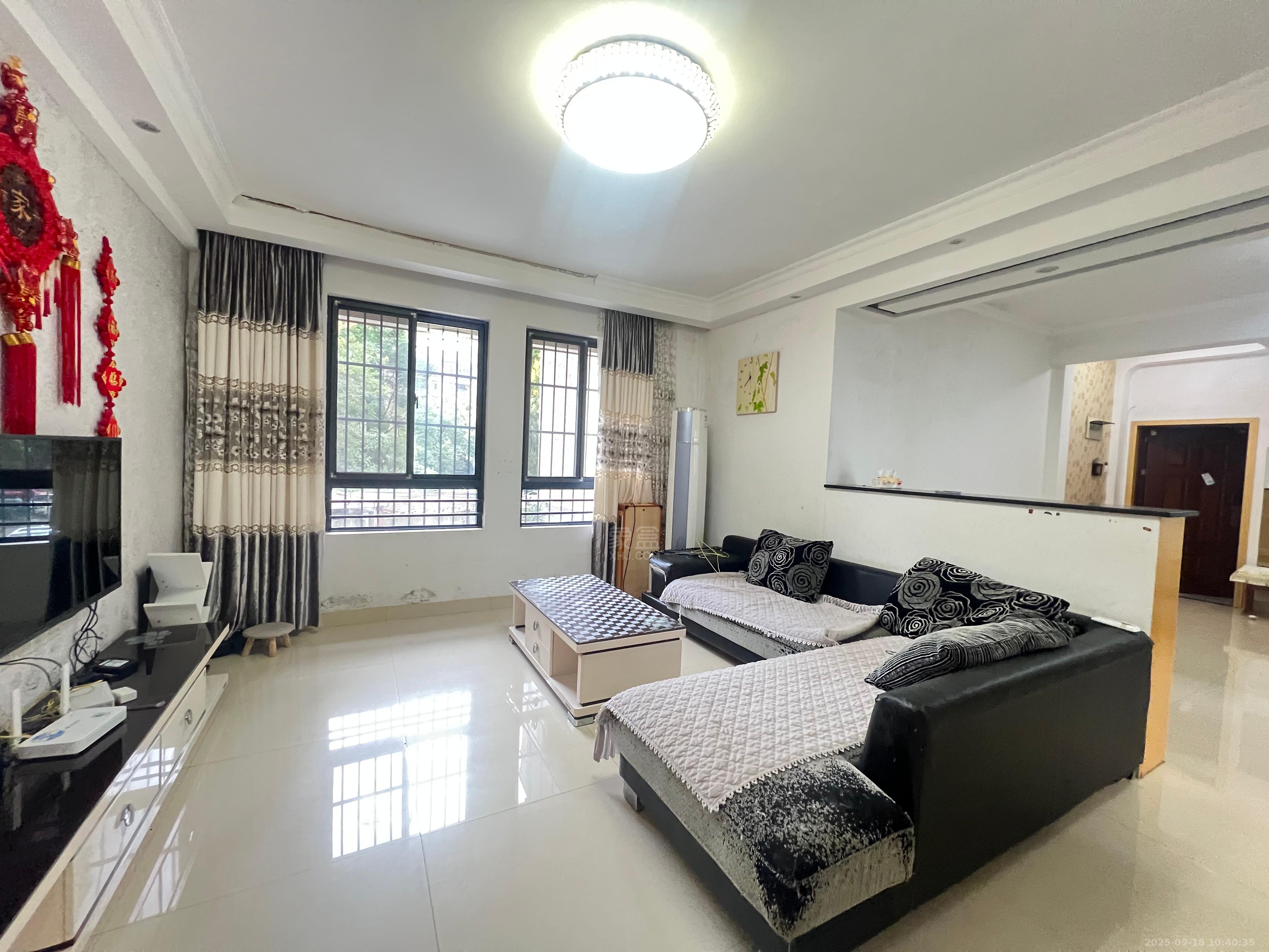 尚格名城香榭丽舍 3室2厅1卫 1800.0元/月 尚格名城香榭丽舍 3室2厅1卫 1800.0元/月室内图