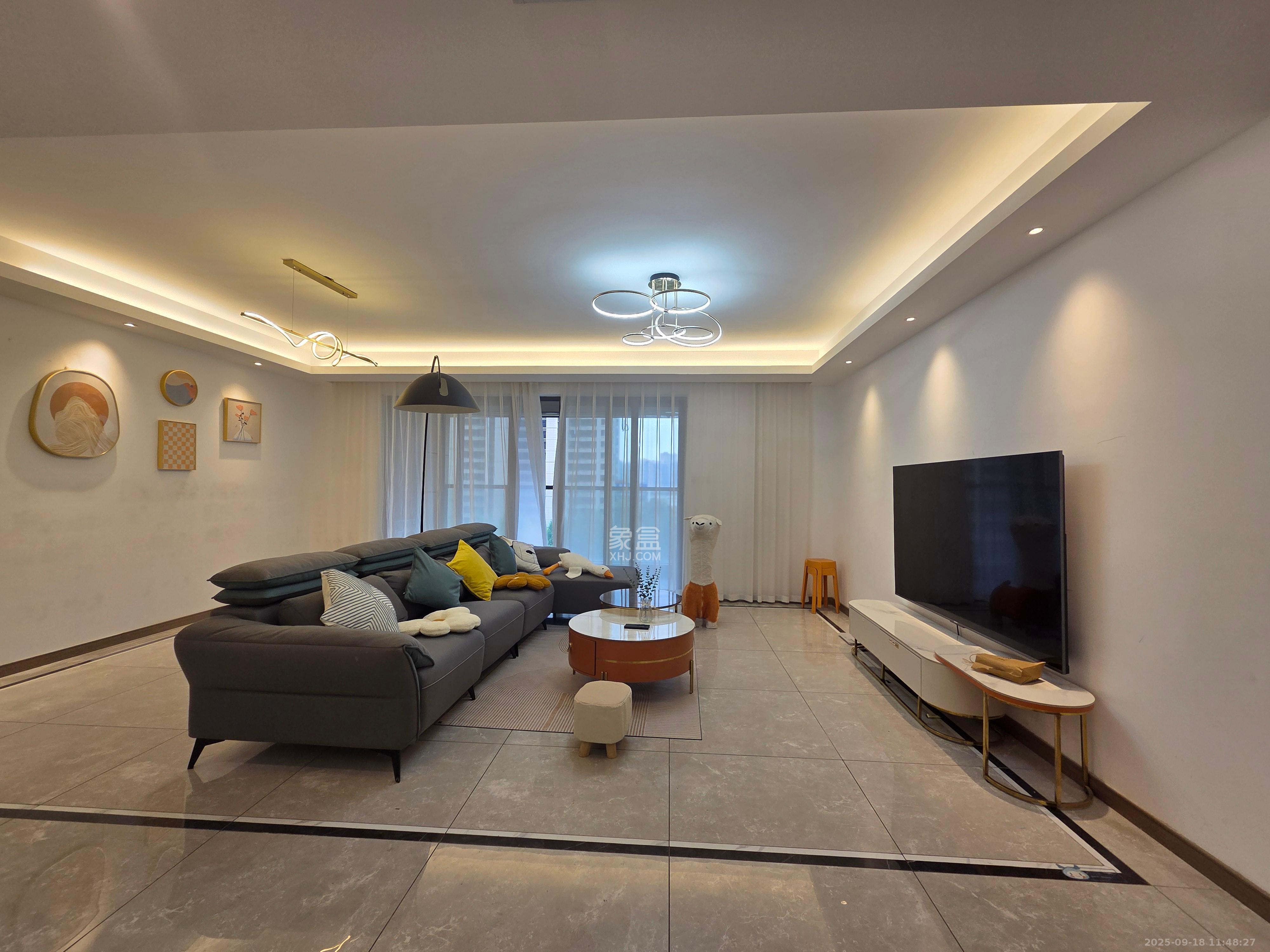 龙湖铂金中心(龙湖春江郦城) 1室0厅0卫 4500.0元/月 龙湖铂金中心(龙湖春江郦城) 1室0厅0卫 4500.0元/月室内图