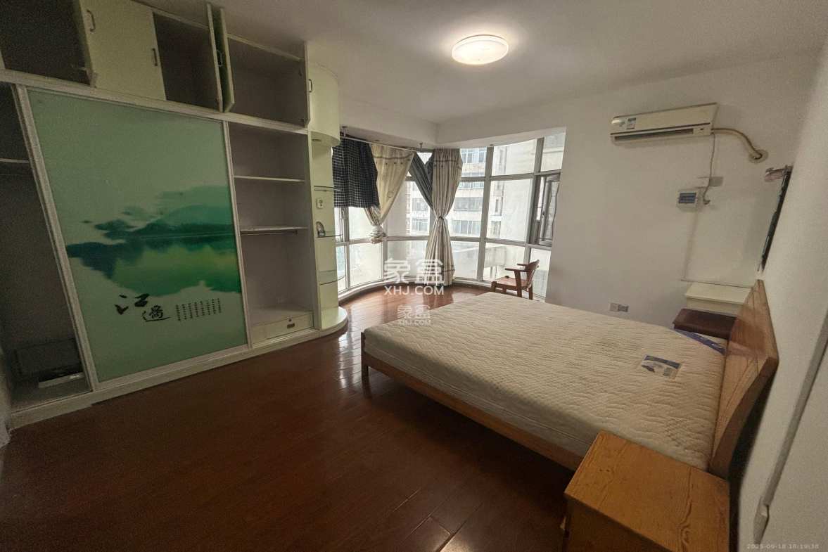 顺天黄金海岸  4室2厅2卫    3500.0元/月 顺天黄金海岸  4室2厅2卫    3500.0元/月室内图