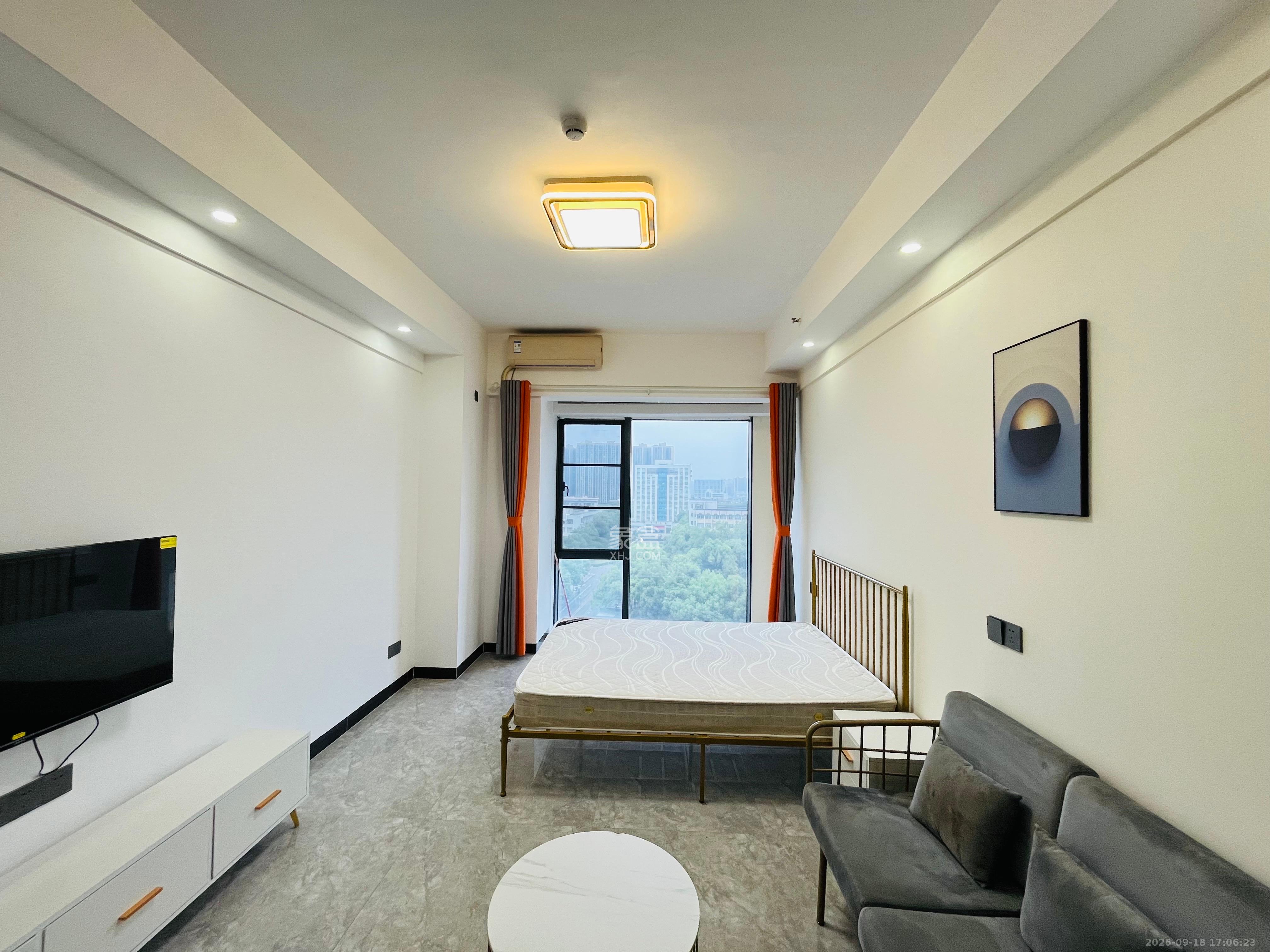 万润时光里  1室1厅1卫    1800.0元/月 万润时光里  1室1厅1卫    1800.0元/月