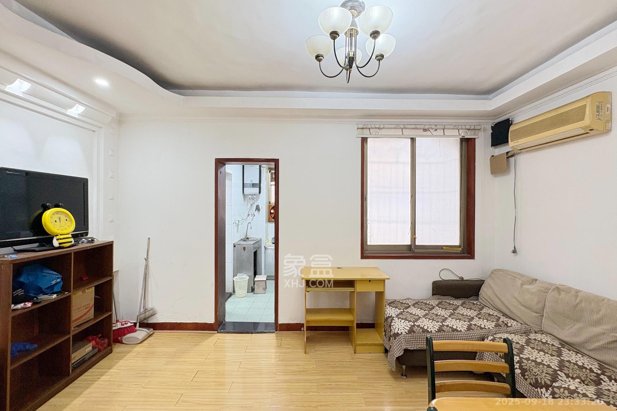 向韶村  2室2厅1卫    49.8万客厅