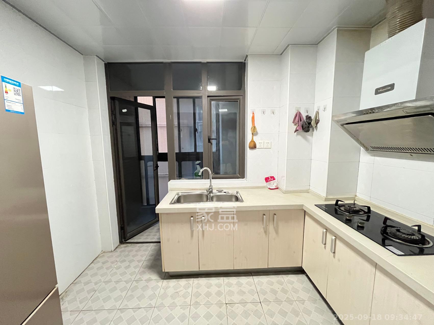 曙光泊岸 3室2厅1卫 3200.0元/月 曙光泊岸 3室2厅1卫 3200.0元/月室内图