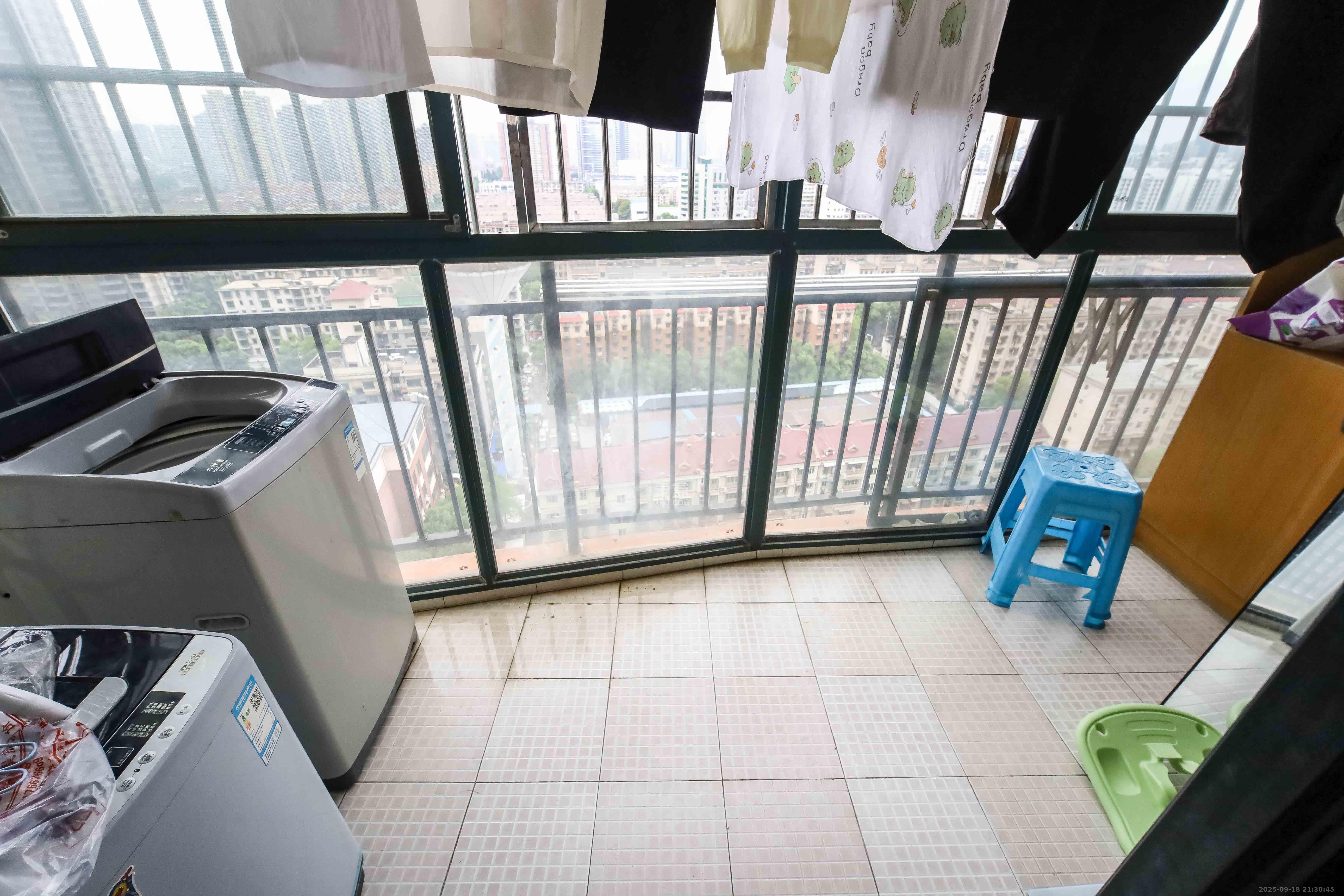 先锋东外滩  2室2厅1卫    69.8万阳台