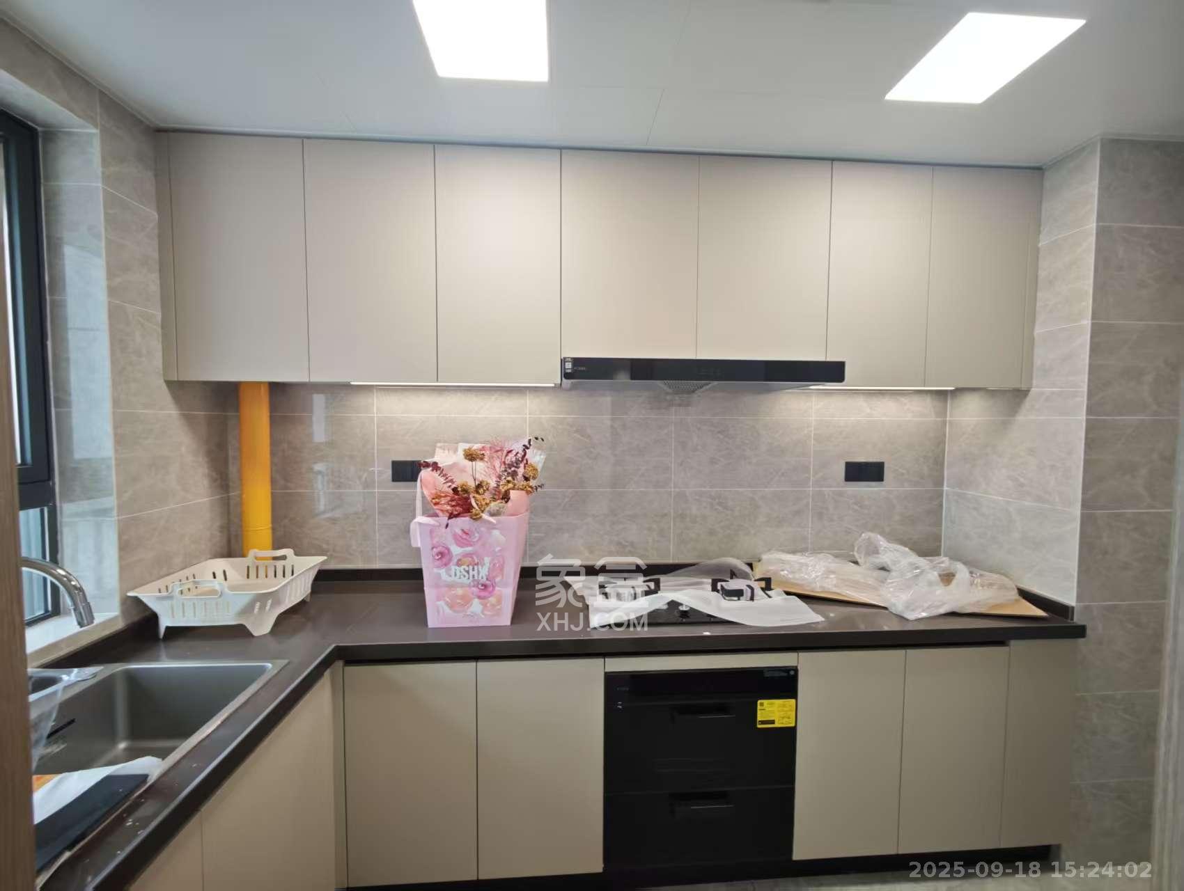 德奥上河城章 4室2厅2卫 4500.0元/月 德奥上河城章 4室2厅2卫 4500.0元/月室内图