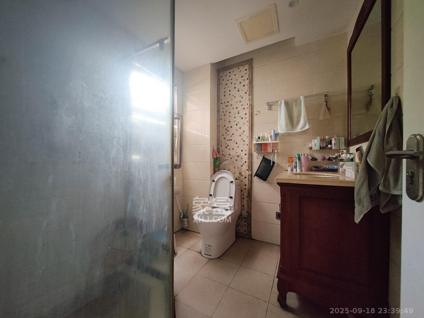 潇湘名城(新里程潇湘名城) 4室2厅2卫 142.0万 潇湘名城(新里程潇湘名城) 4室2厅2卫 142.0万卫生间