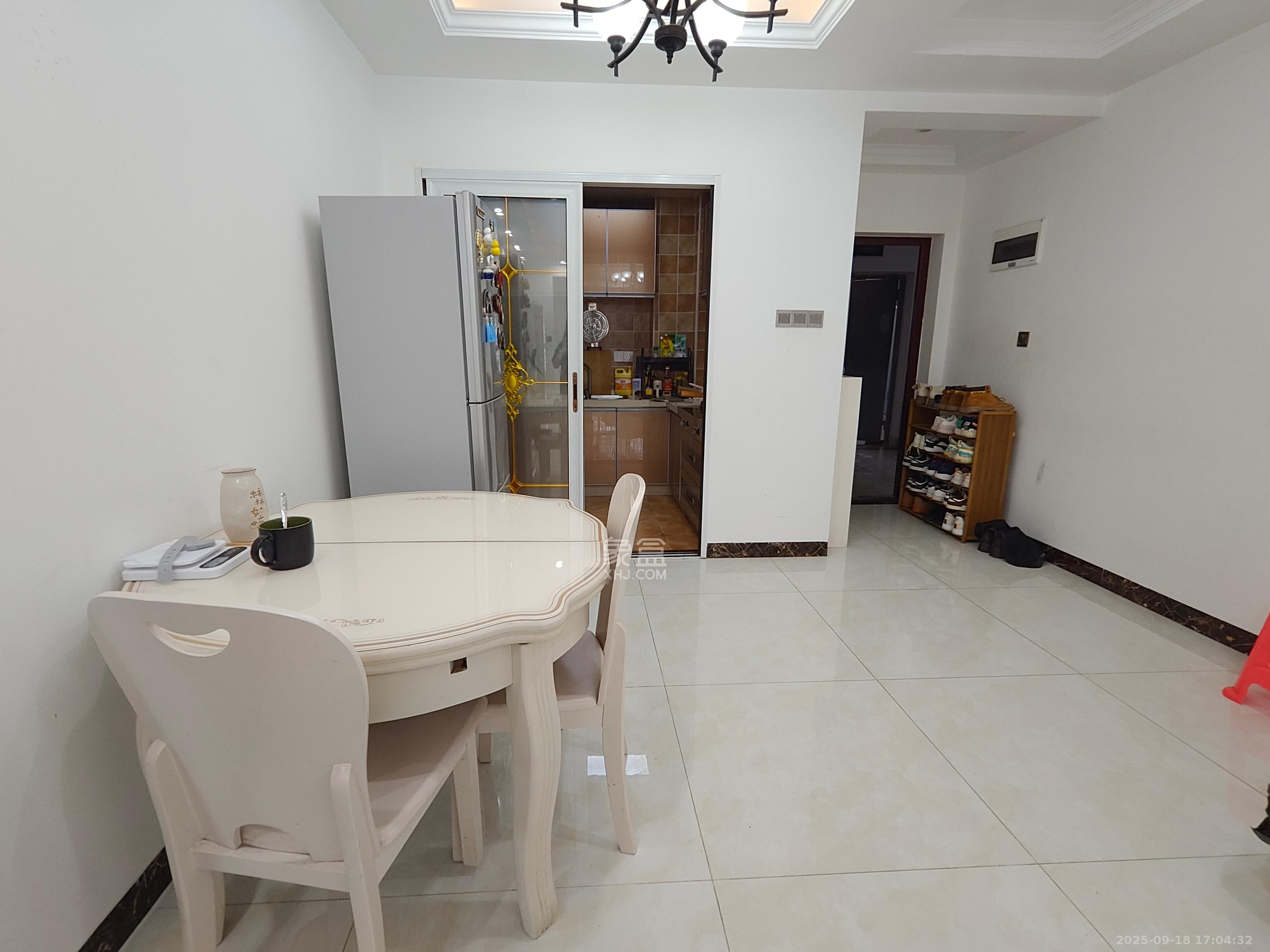 勤诚达新界  3室2厅1卫    2000.0元/月室内图