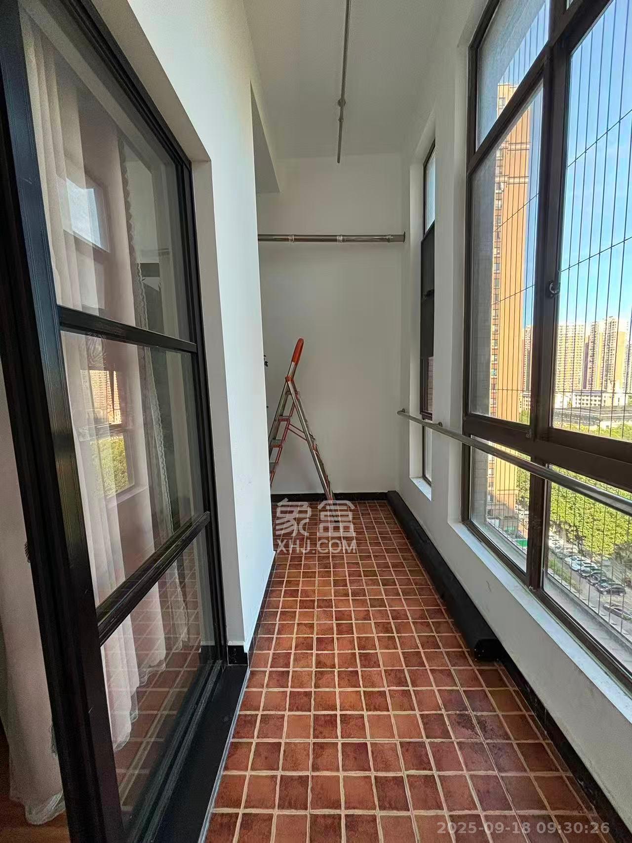 湖湾世景  1室1厅1卫    1300.0元/月室内图