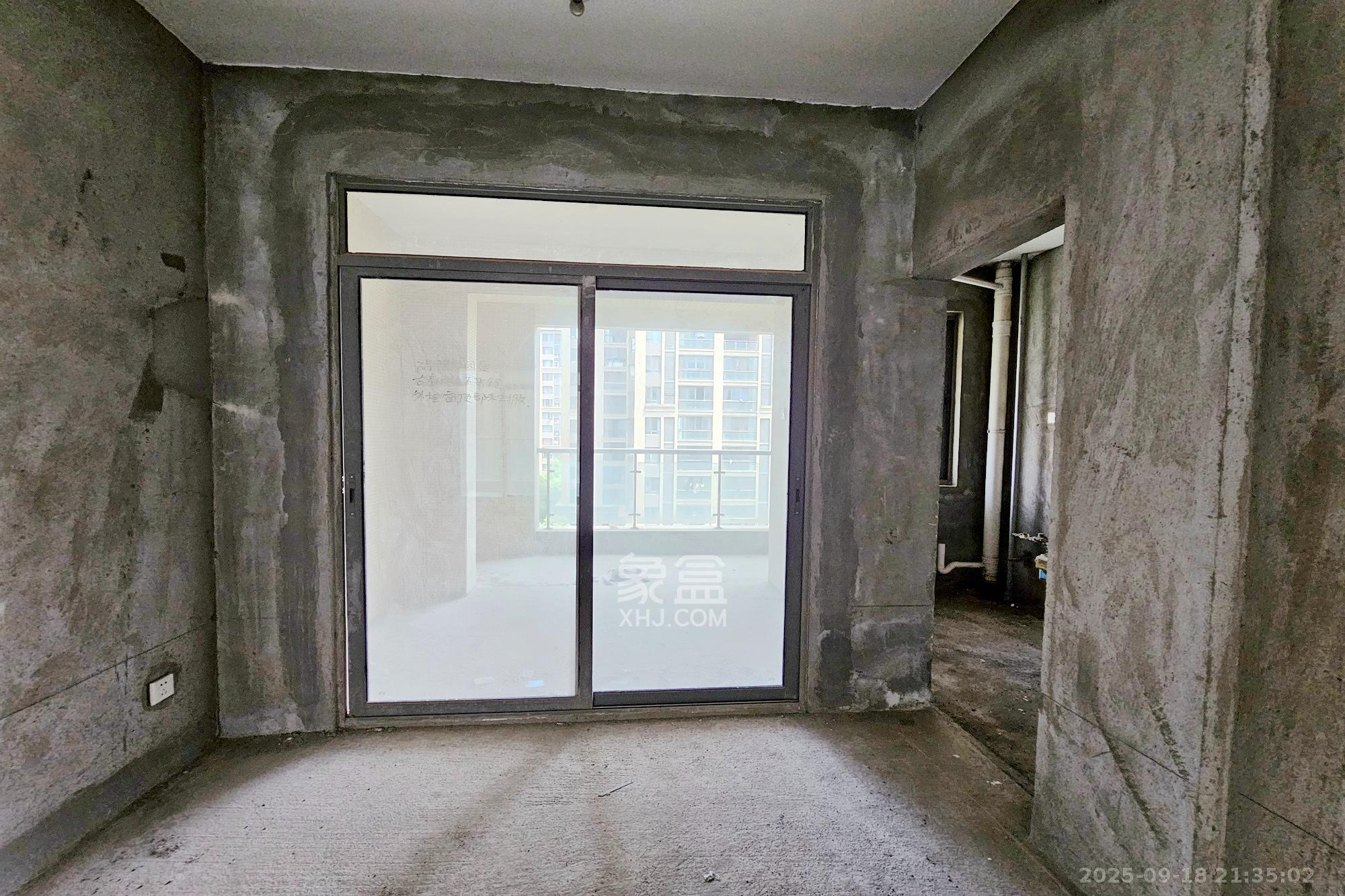 新华都万家城 3室2厅1卫 140.0万 新华都万家城 3室2厅1卫 140.0万客厅