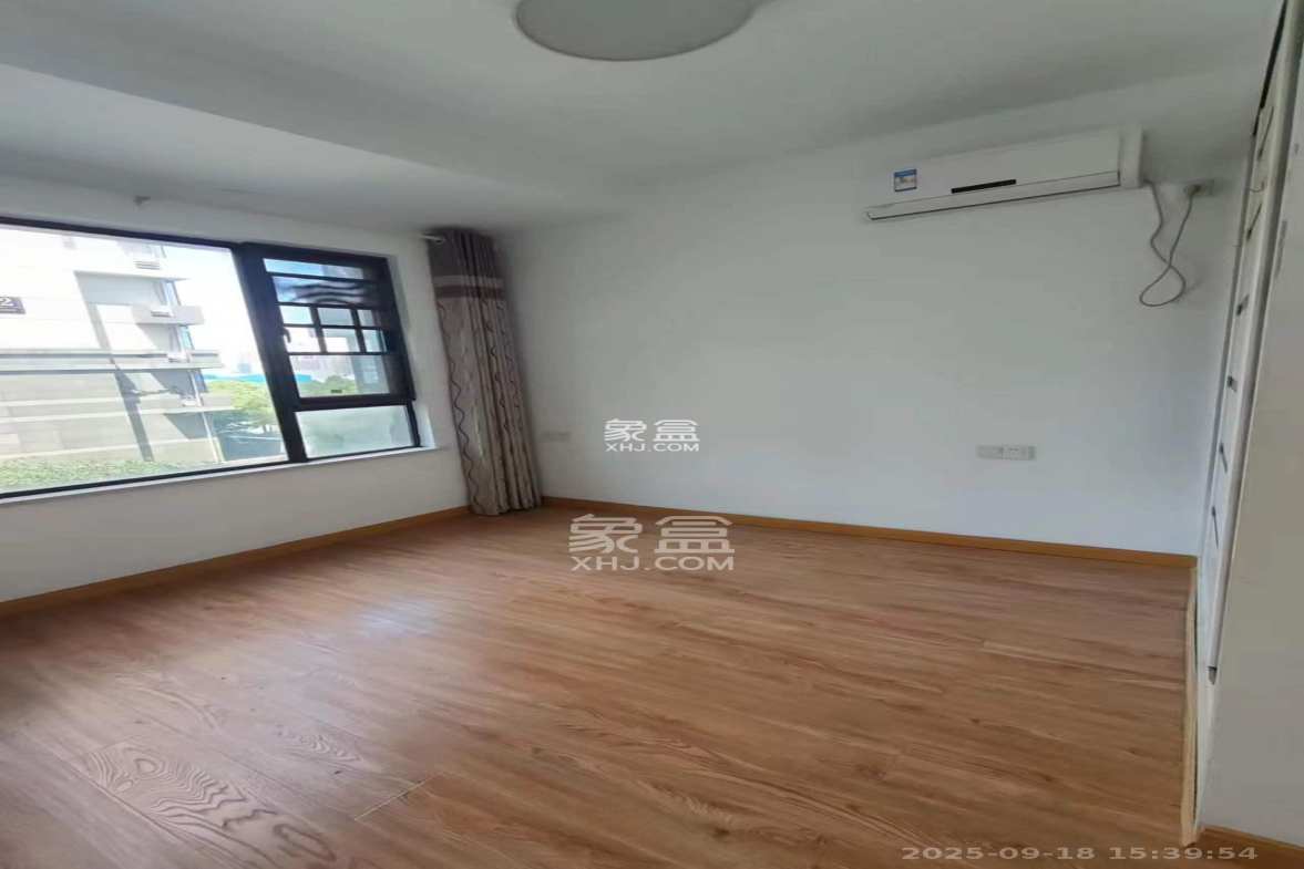 长房时代城  3室2厅1卫    2300.0元/月 长房时代城  3室2厅1卫    2300.0元/月室内图