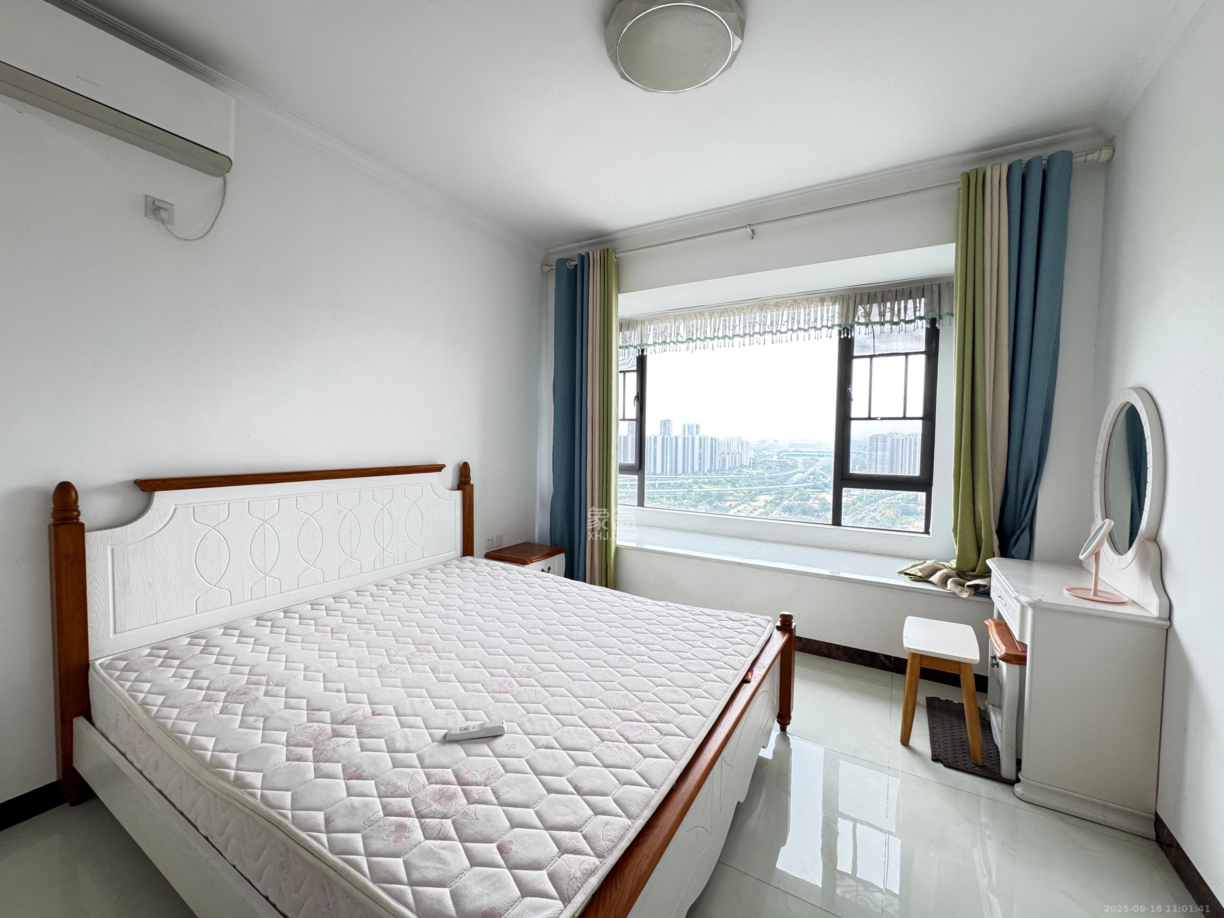 阳光城尚东湾青云苑  3室2厅2卫    2500.0元/月室内图