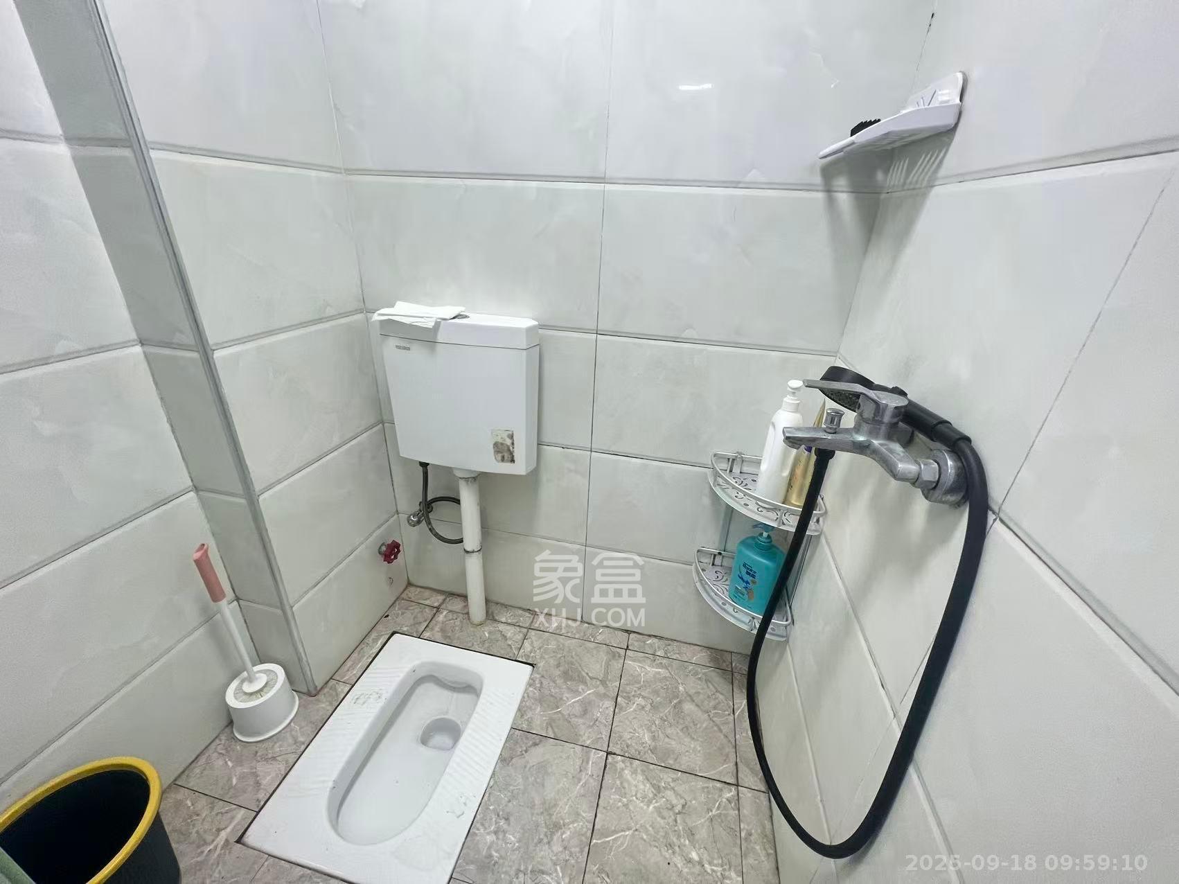 保利麓谷林语I区 1室1厅1卫 1400.0元/月 保利麓谷林语I区 1室1厅1卫 1400.0元/月室内图