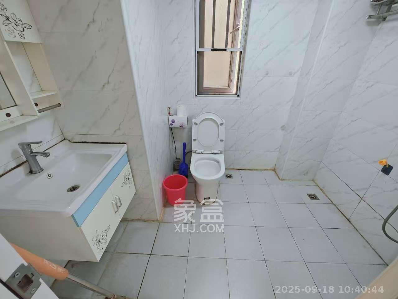 金地格林公馆  2室1厅1卫    2500.0元/月室内图