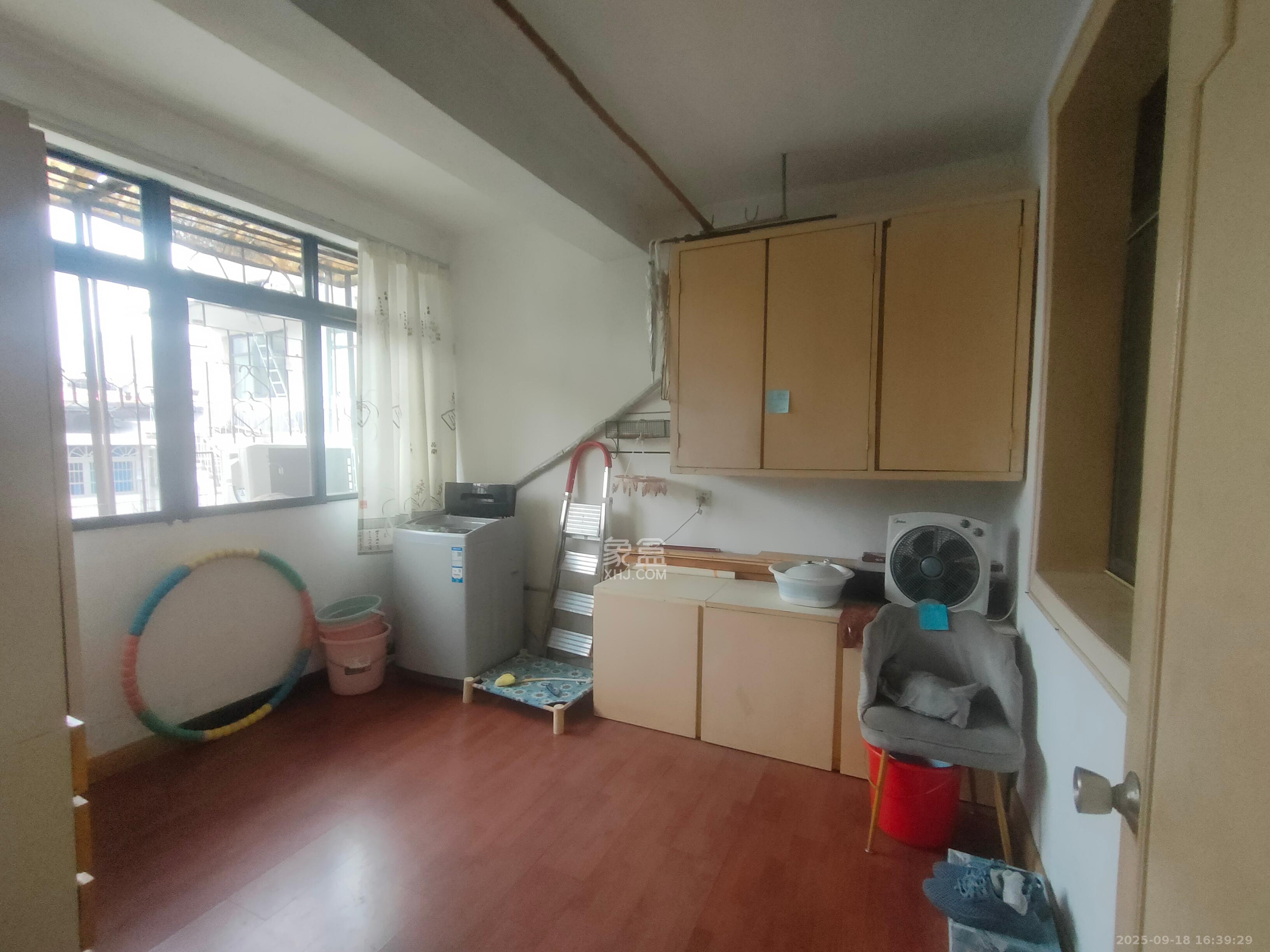 林业厅宿舍  3室1厅1卫    2200.0元/月室内图