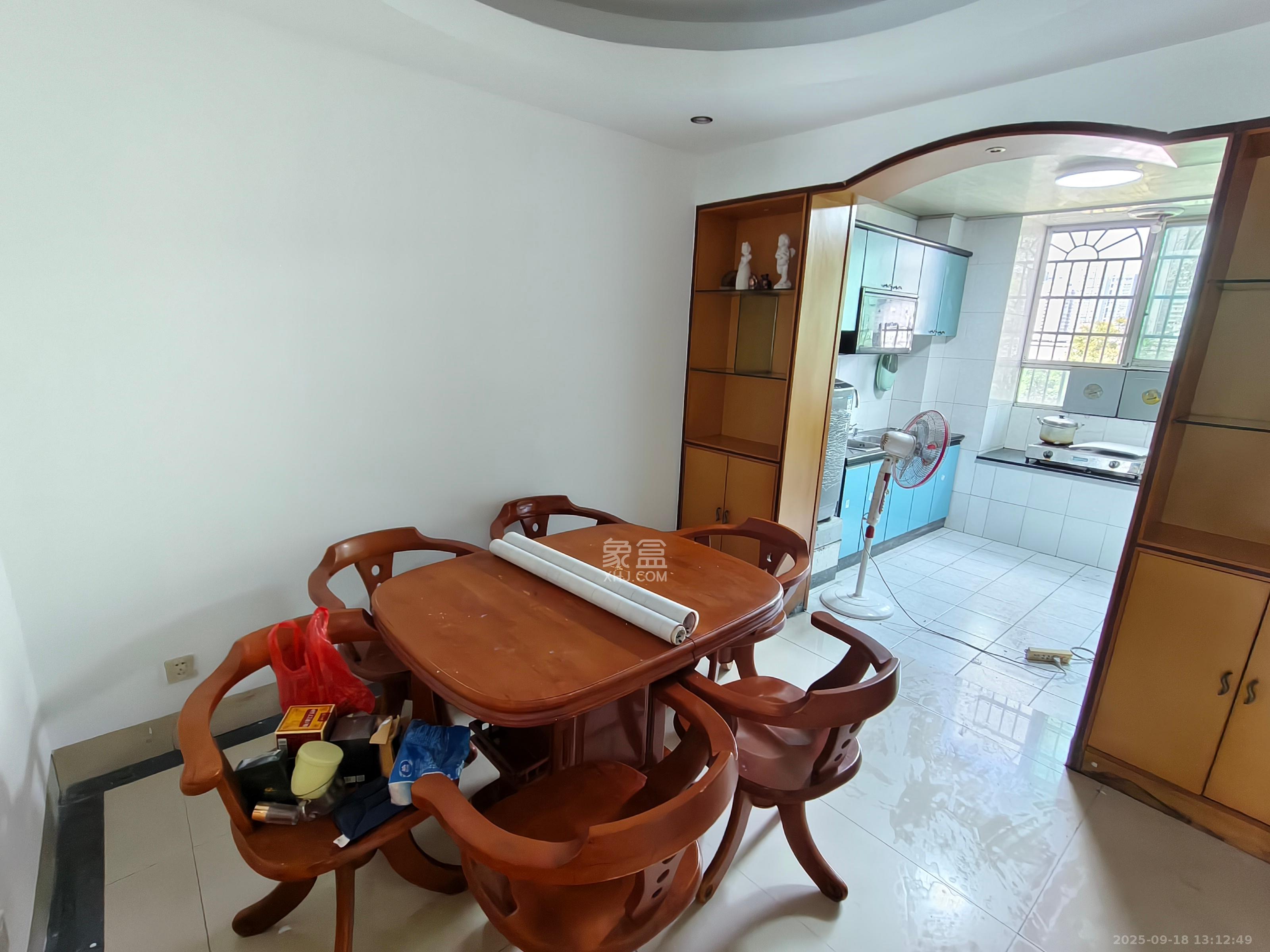 人民新村  3室2厅2卫    2600.0元/月室内图