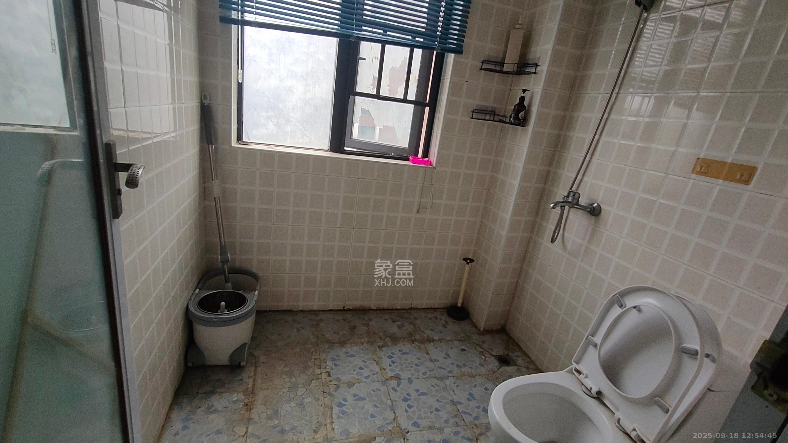 阳光100三期 1室1厅1卫 2000.0元/月 阳光100三期 1室1厅1卫 2000.0元/月室内图