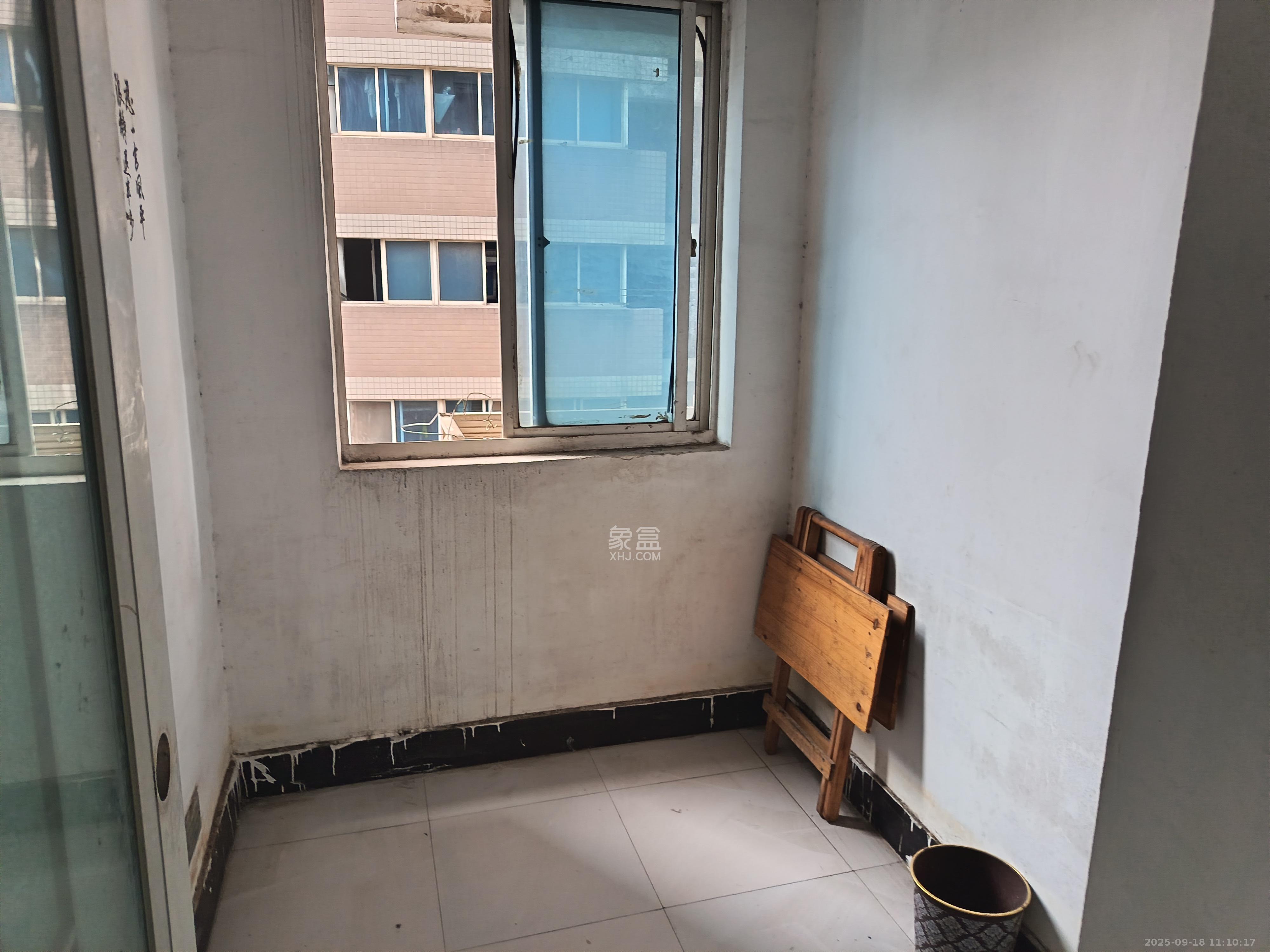 华海3C(天心电子世界)  3室1厅1卫    2000.0元/月室内图