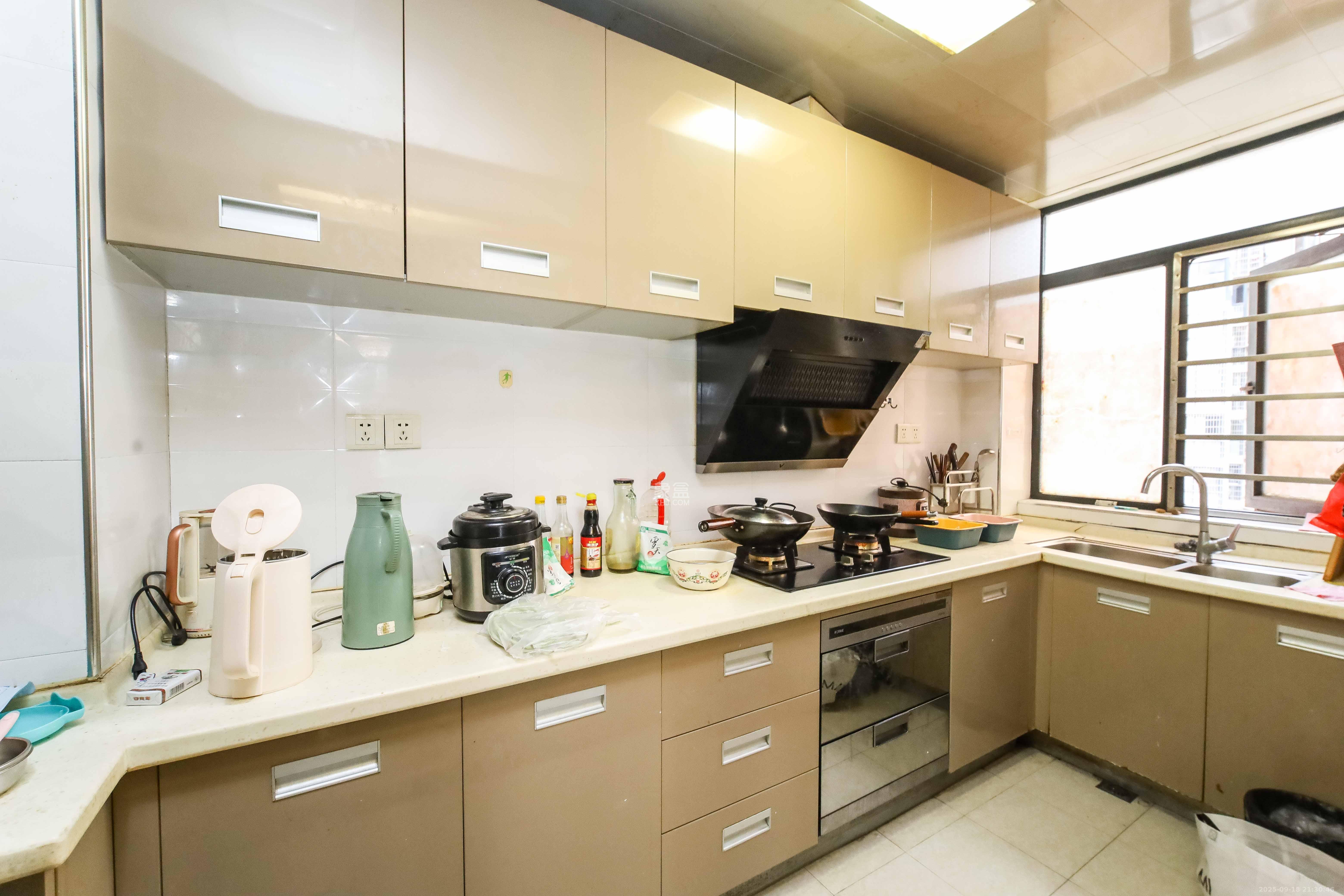 先锋东外滩  2室2厅1卫    69.8万厨房