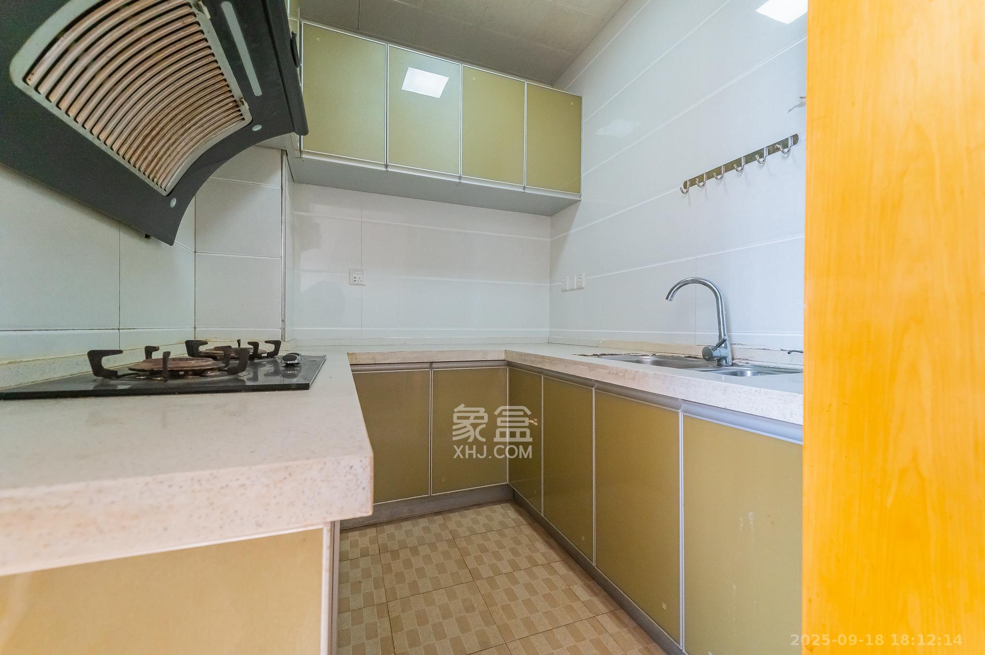 锦璨家园 2室2厅1卫 42.8万 锦璨家园 2室2厅1卫 42.8万厨房