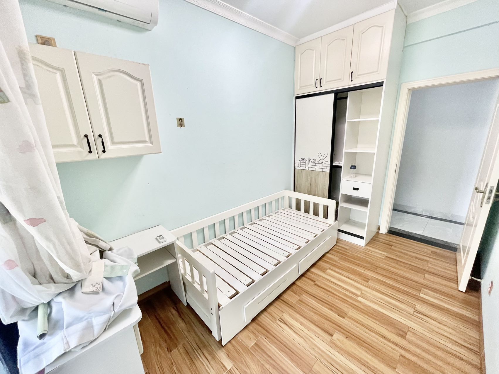 蓝海瑞园 3室2厅1卫 2600.0元/月 蓝海瑞园 3室2厅1卫 2600.0元/月室内图