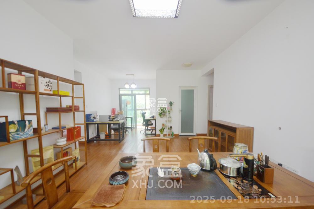 新城新世界一二三期 2室2厅1卫 2100.0元/月 新城新世界一二三期 2室2厅1卫 2100.0元/月室内图