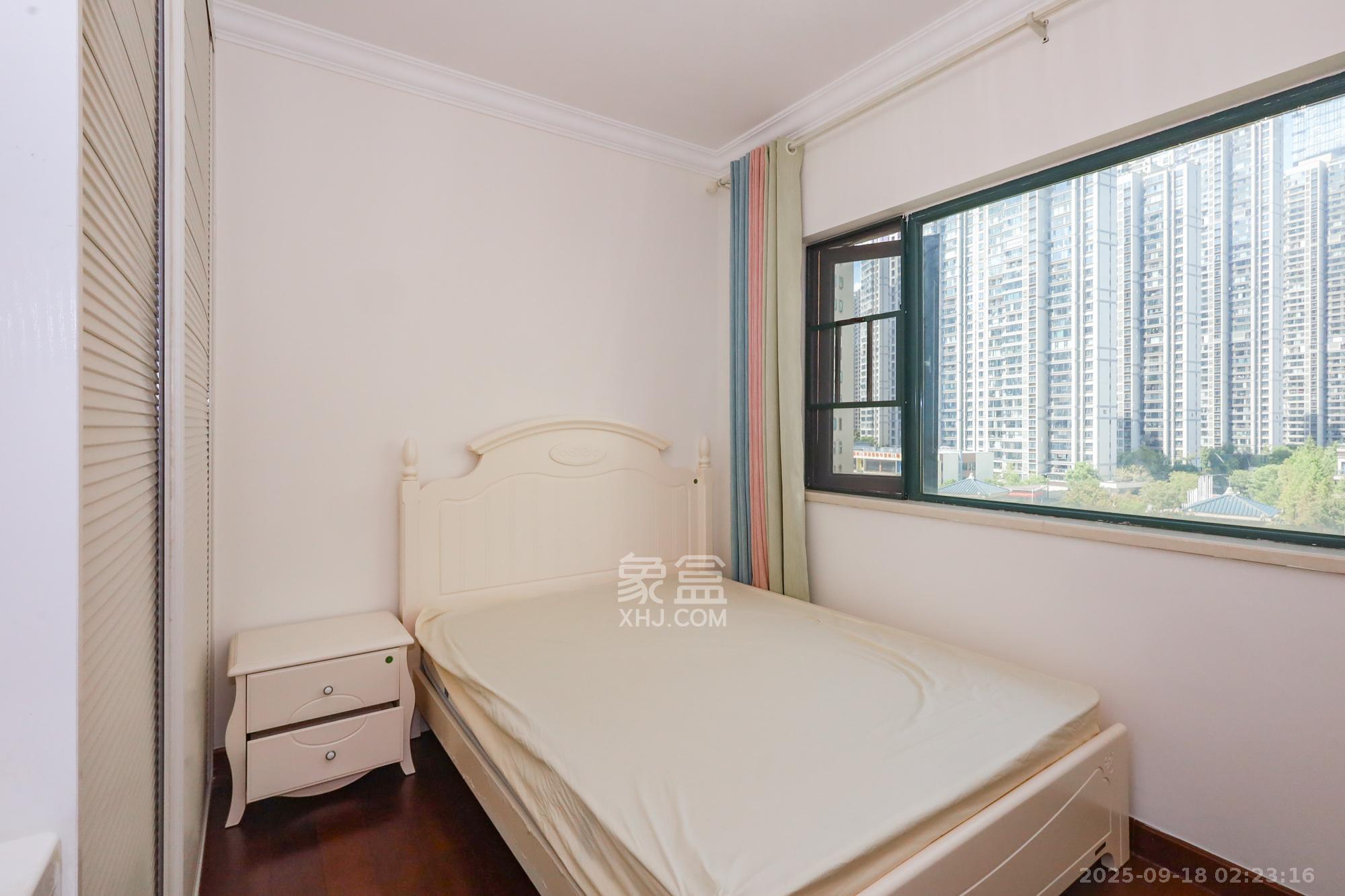 恒大御景湾 4室2厅2卫 208.0万 恒大御景湾 4室2厅2卫 208.0万卧室