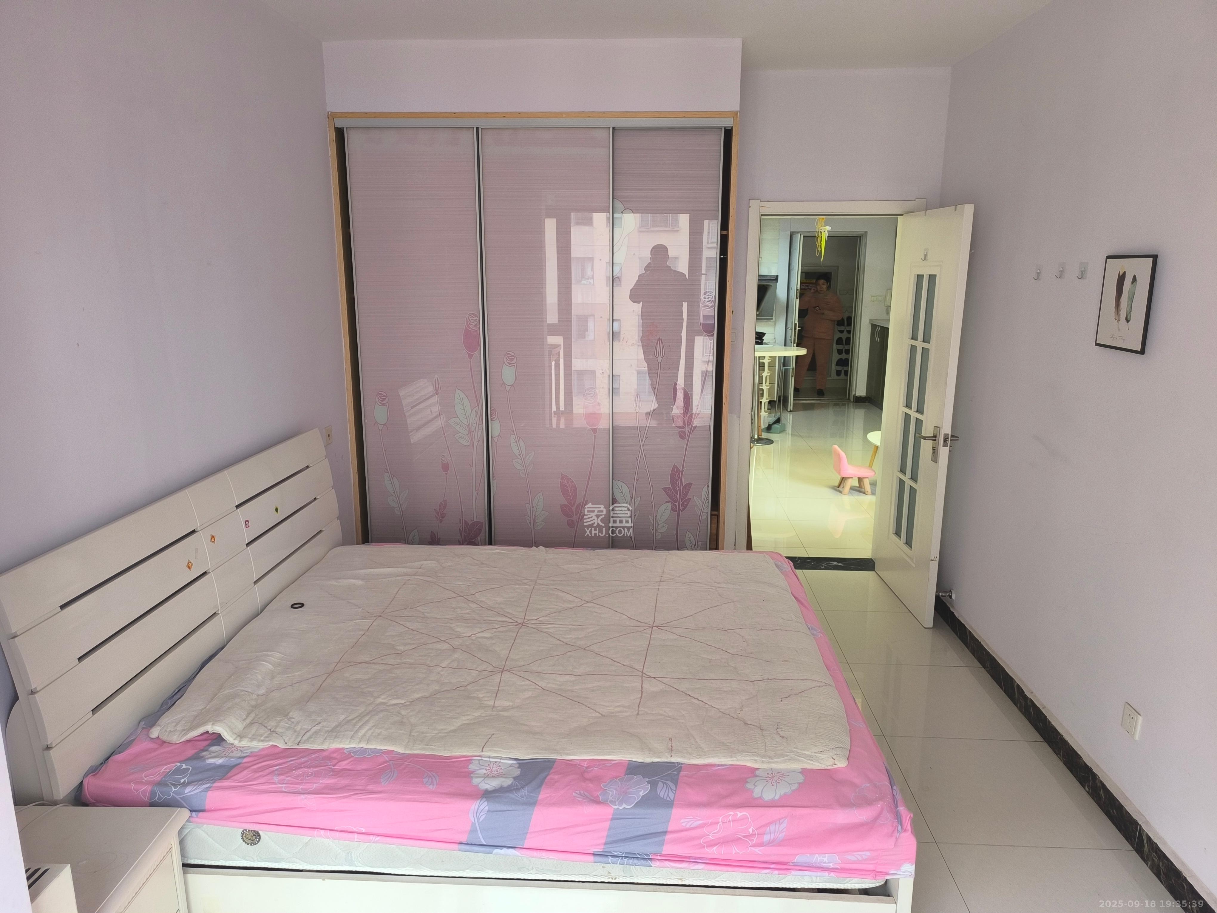 怡海星城  1室1厅1卫    1200.0元/月室内图