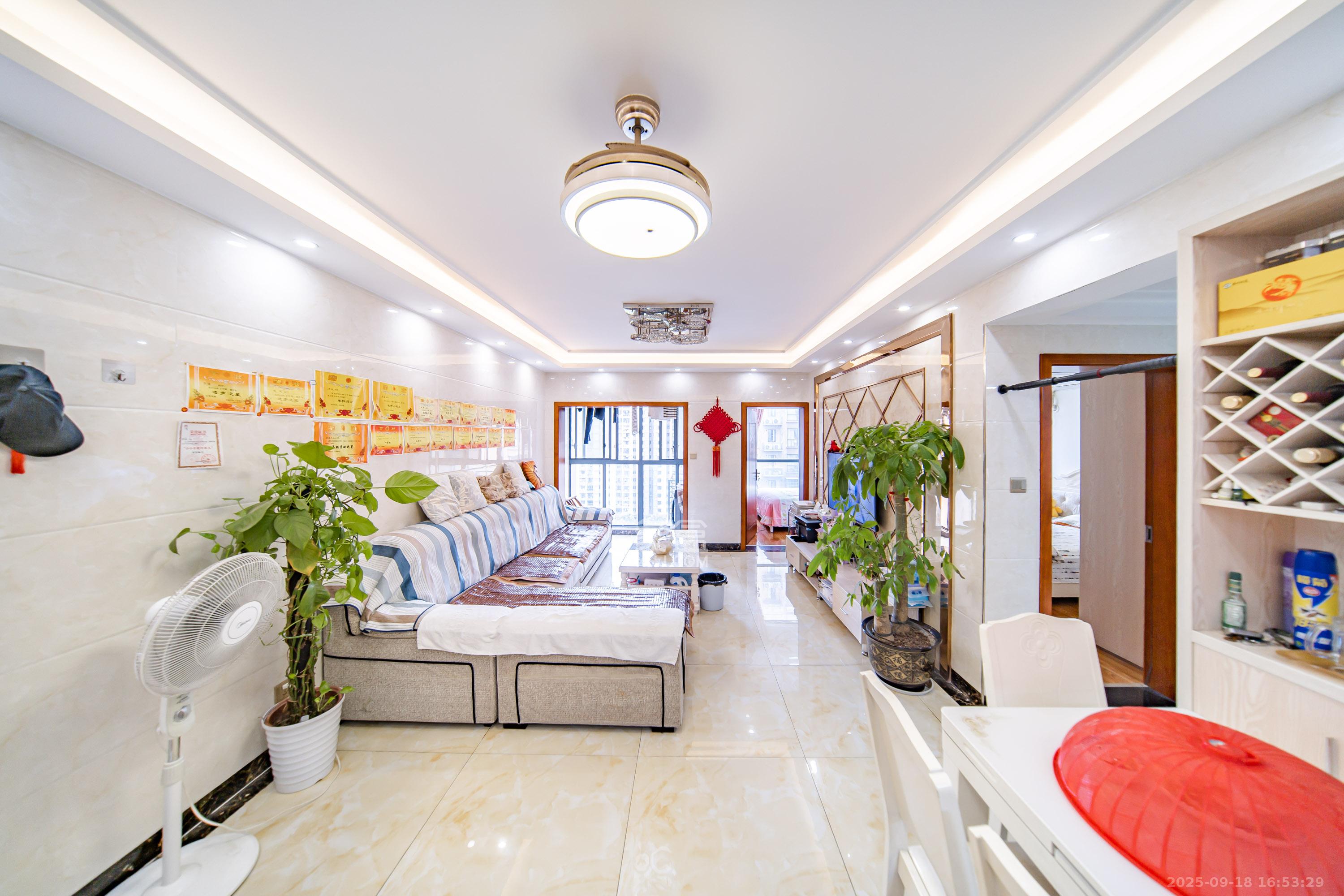 COCO蜜城  3室2厅1卫   95.00万