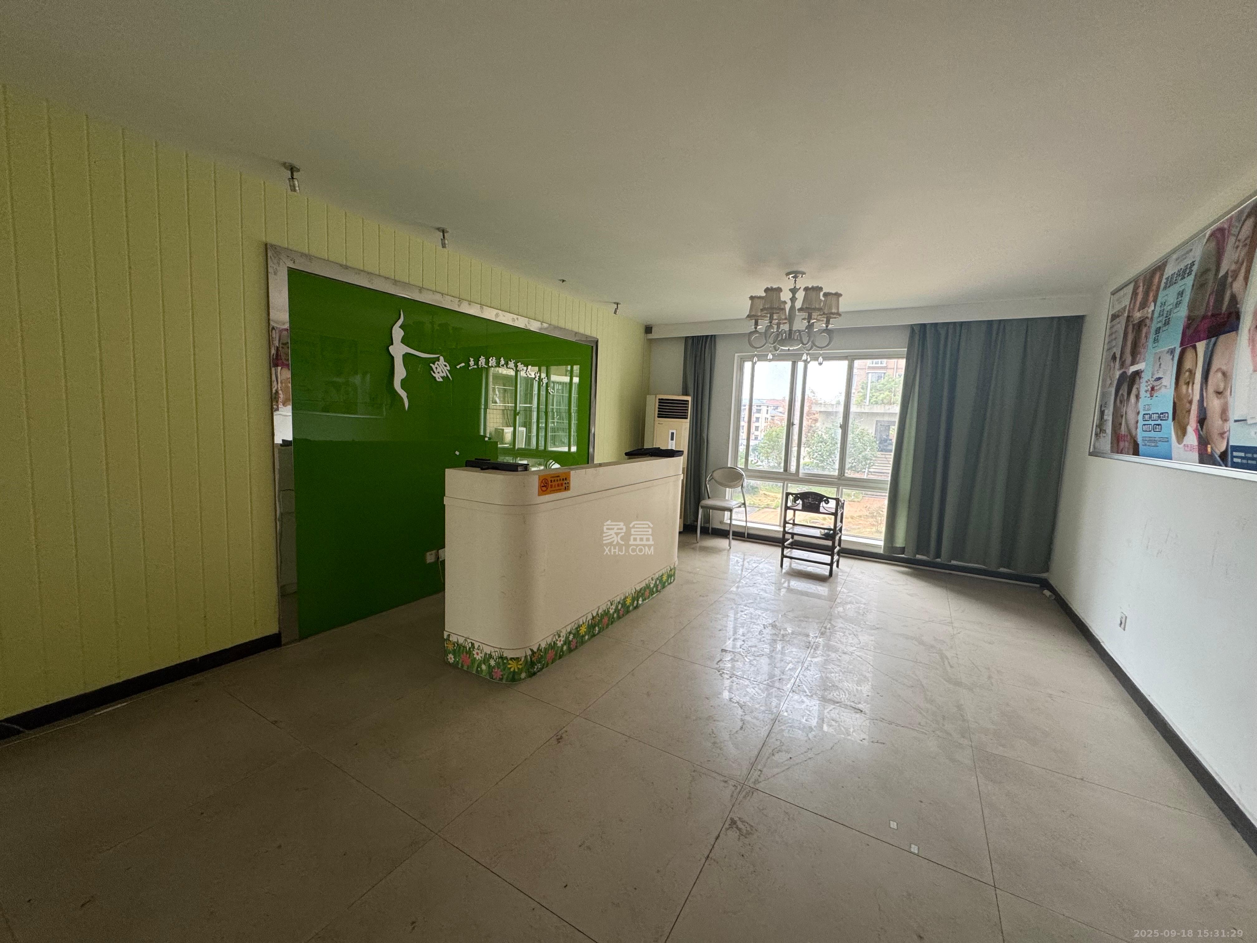 晶华美地 4室2厅2卫 2400.0元/月 晶华美地 4室2厅2卫 2400.0元/月室内图