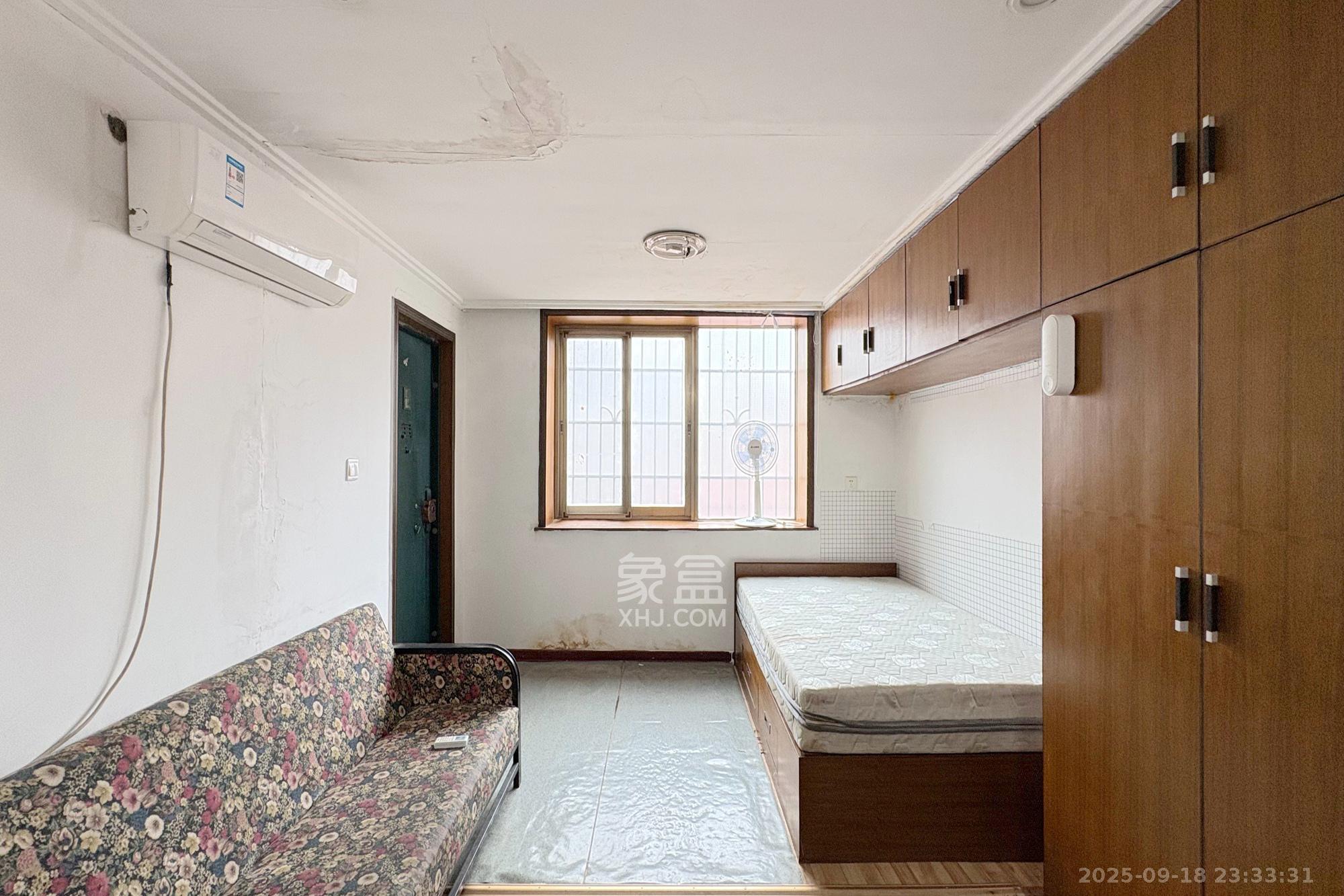 向韶村 2室2厅1卫 49.8万 向韶村 2室2厅1卫 49.8万卧室