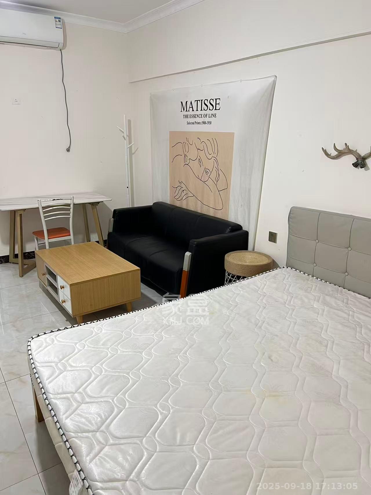 五一钻界  1室1厅1卫    2000.0元/月室内图