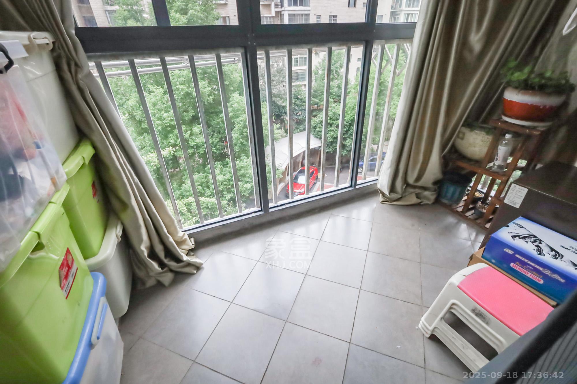 香海西岸  4室2厅2卫    142.0万 香海西岸  4室2厅2卫    142.0万阳台