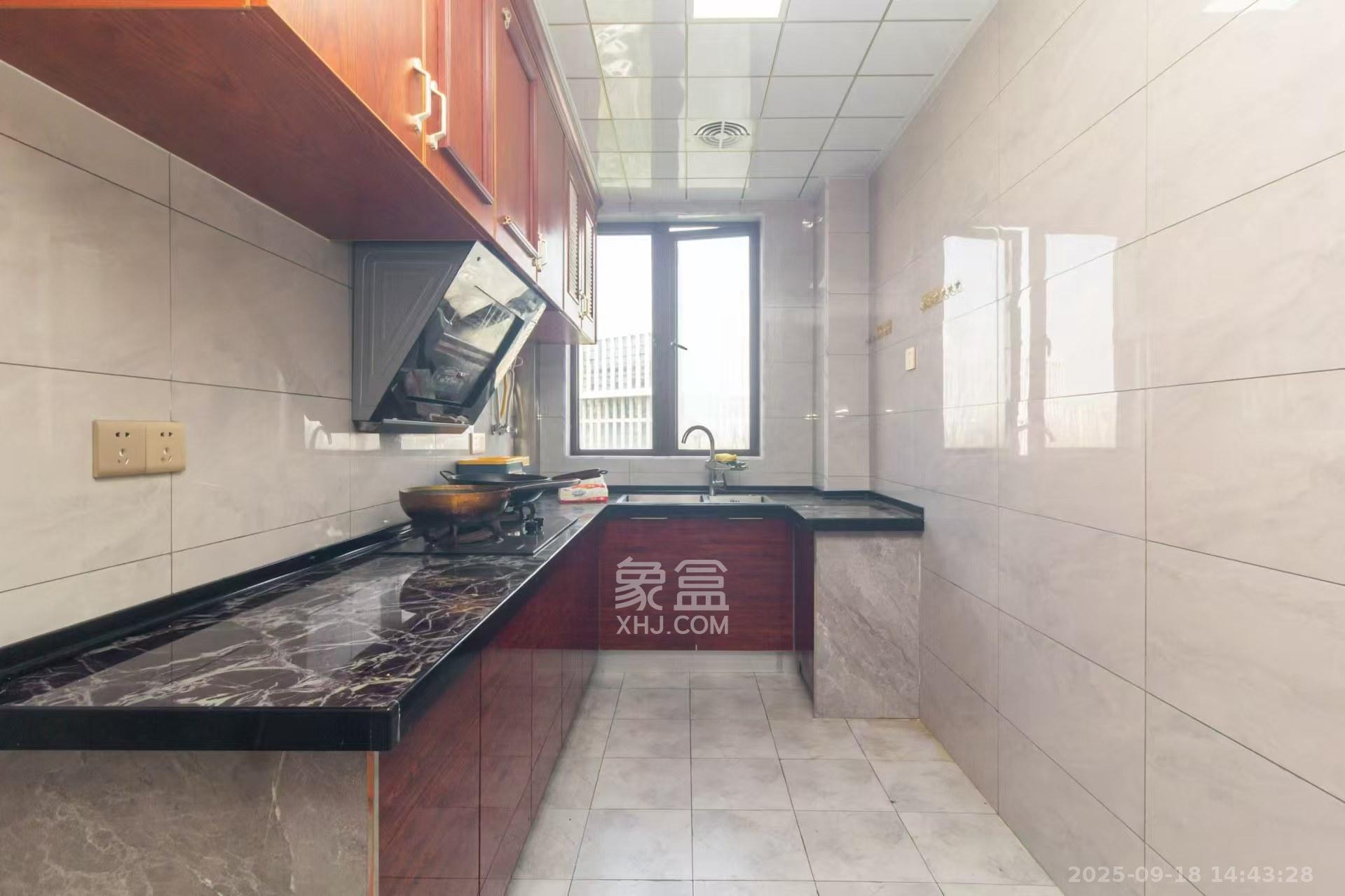 天园假日  3室2厅2卫    2800.0元/月室内图