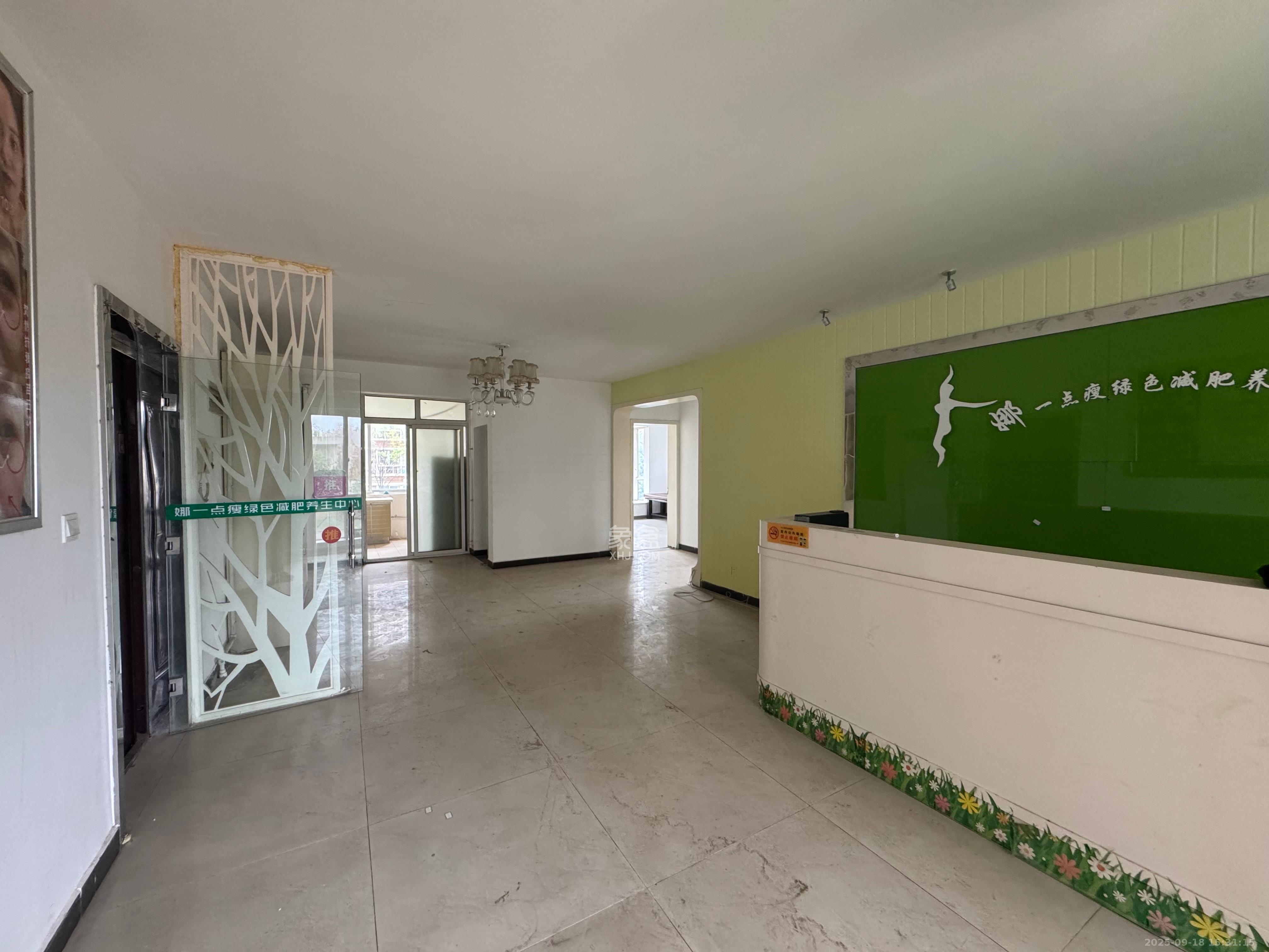 晶华美地 4室2厅2卫 2400.0元/月 晶华美地 4室2厅2卫 2400.0元/月室内图