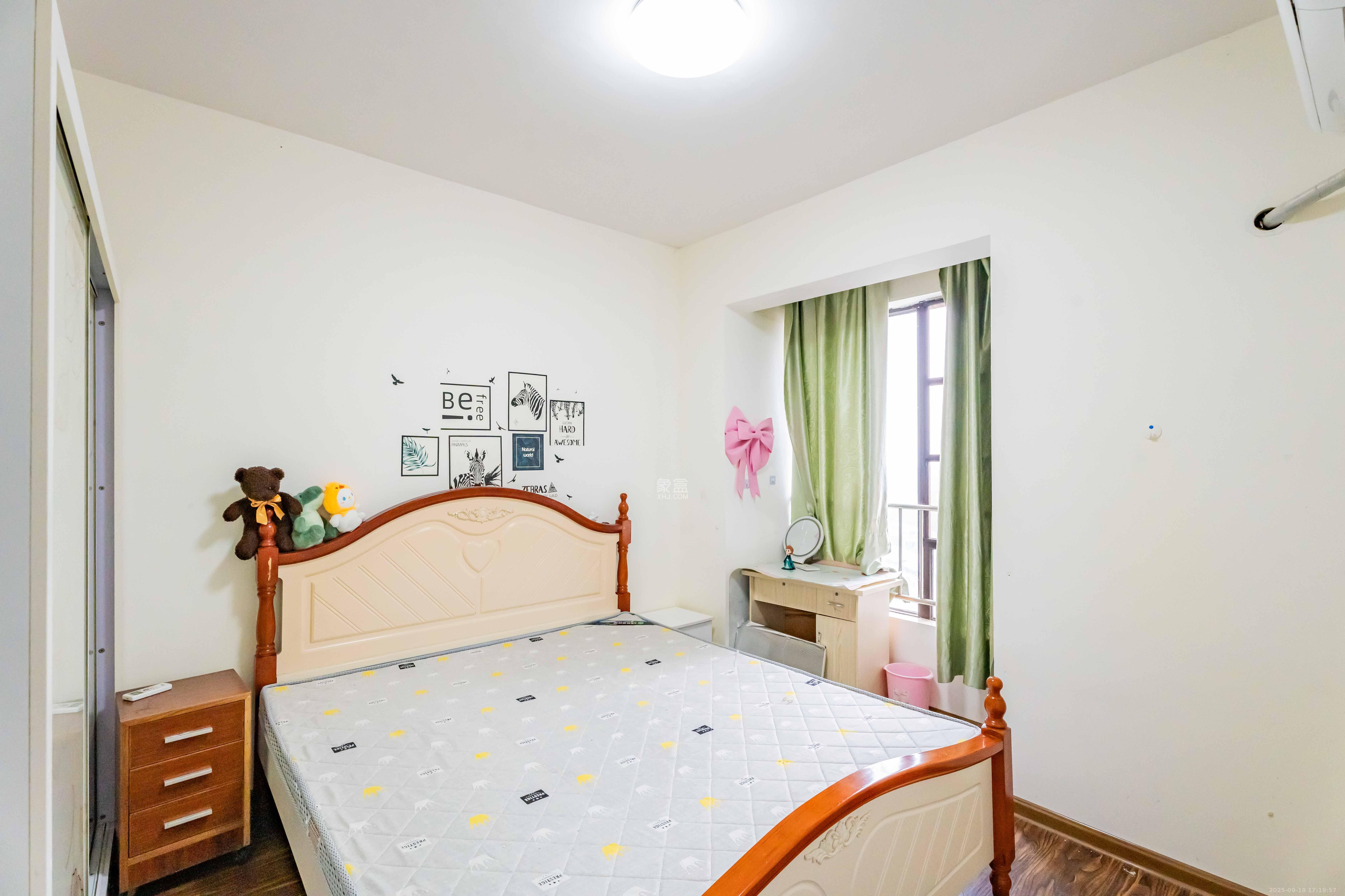 上园商住小区  3室2厅1卫   2500.00元/月室内图
