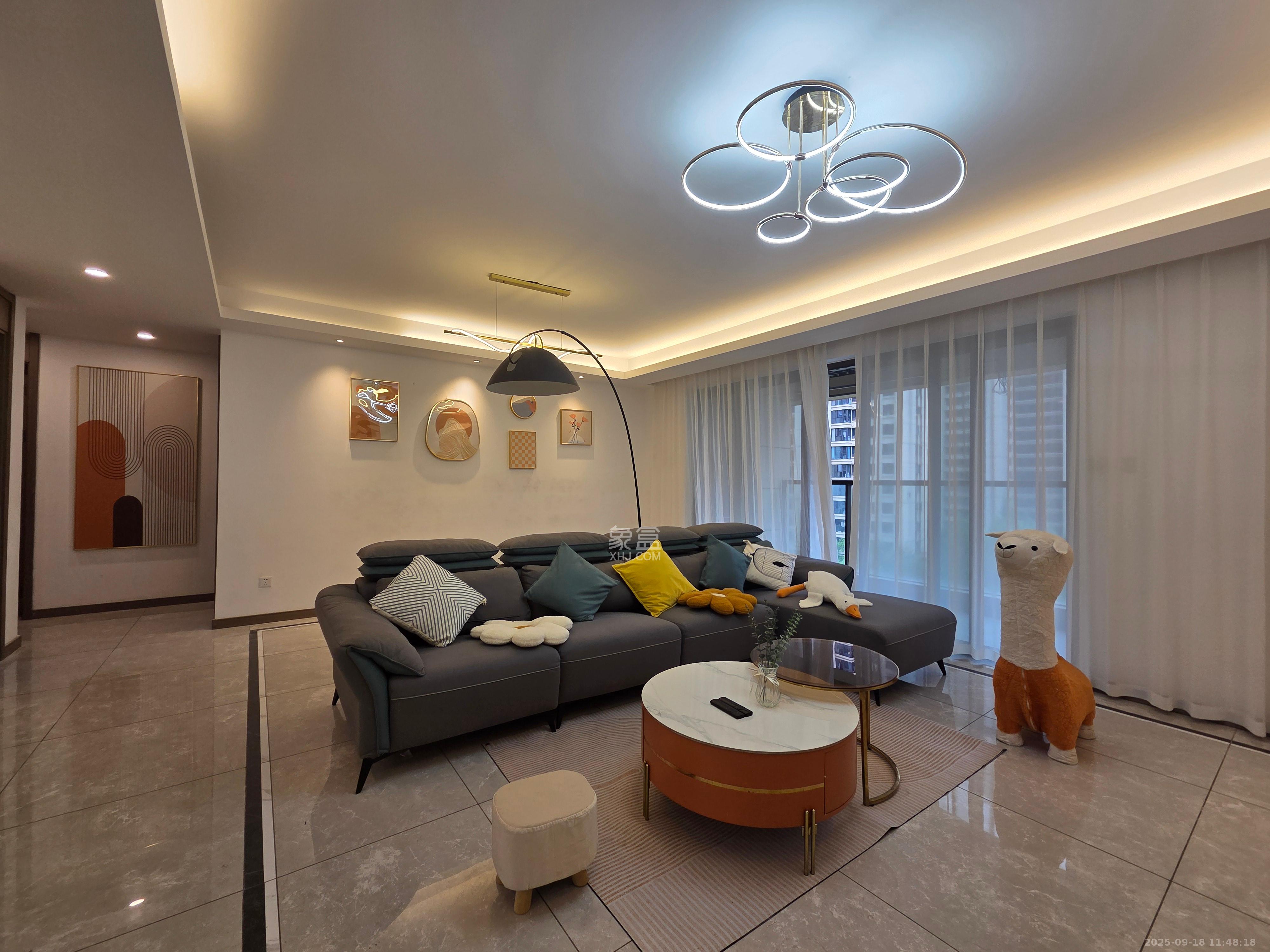 龙湖铂金中心(龙湖春江郦城) 1室0厅0卫 4500.0元/月 龙湖铂金中心(龙湖春江郦城) 1室0厅0卫 4500.0元/月室内图