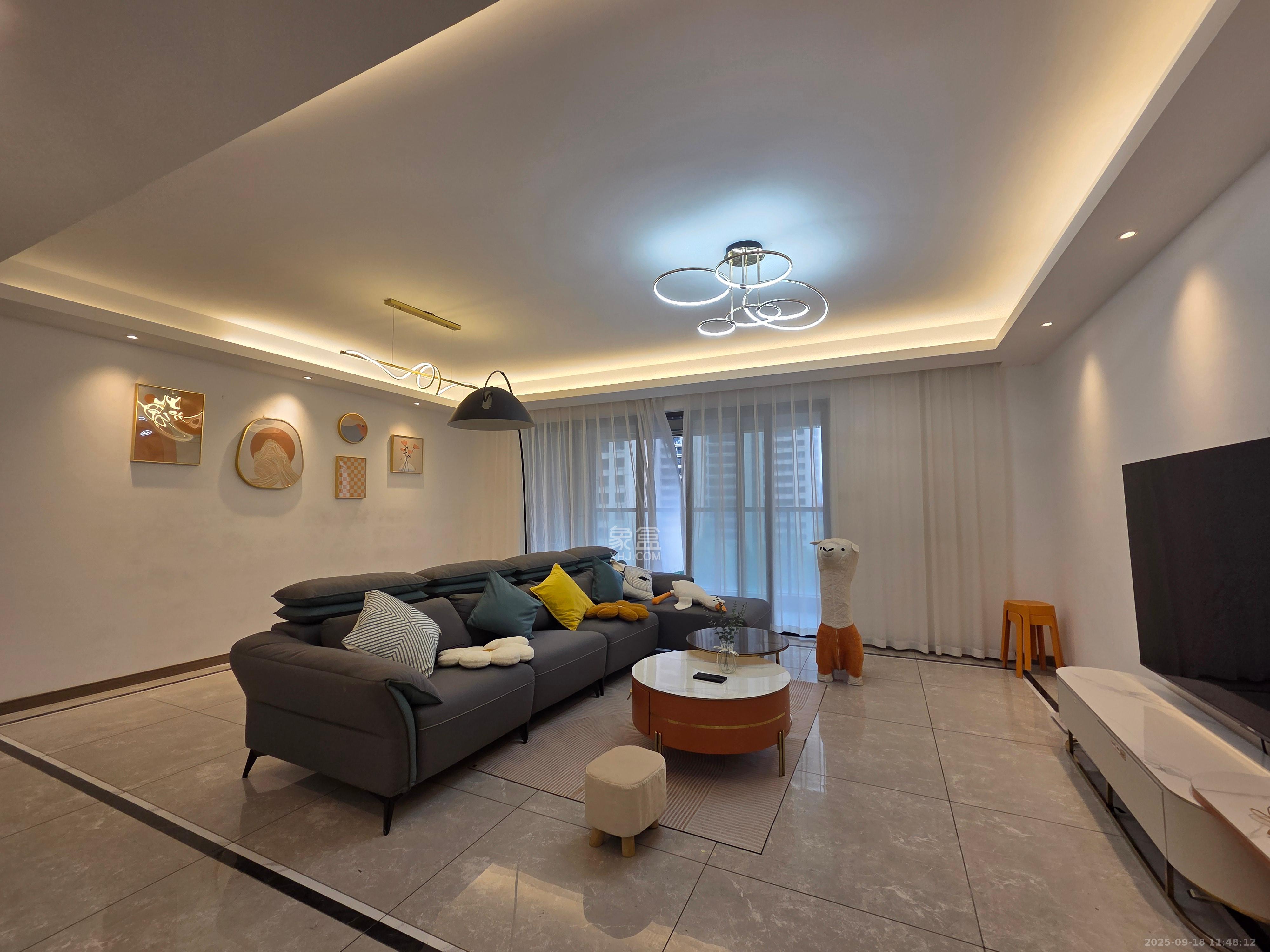 龙湖铂金中心(龙湖春江郦城) 1室0厅0卫 4500.0元/月 龙湖铂金中心(龙湖春江郦城) 1室0厅0卫 4500.0元/月室内图