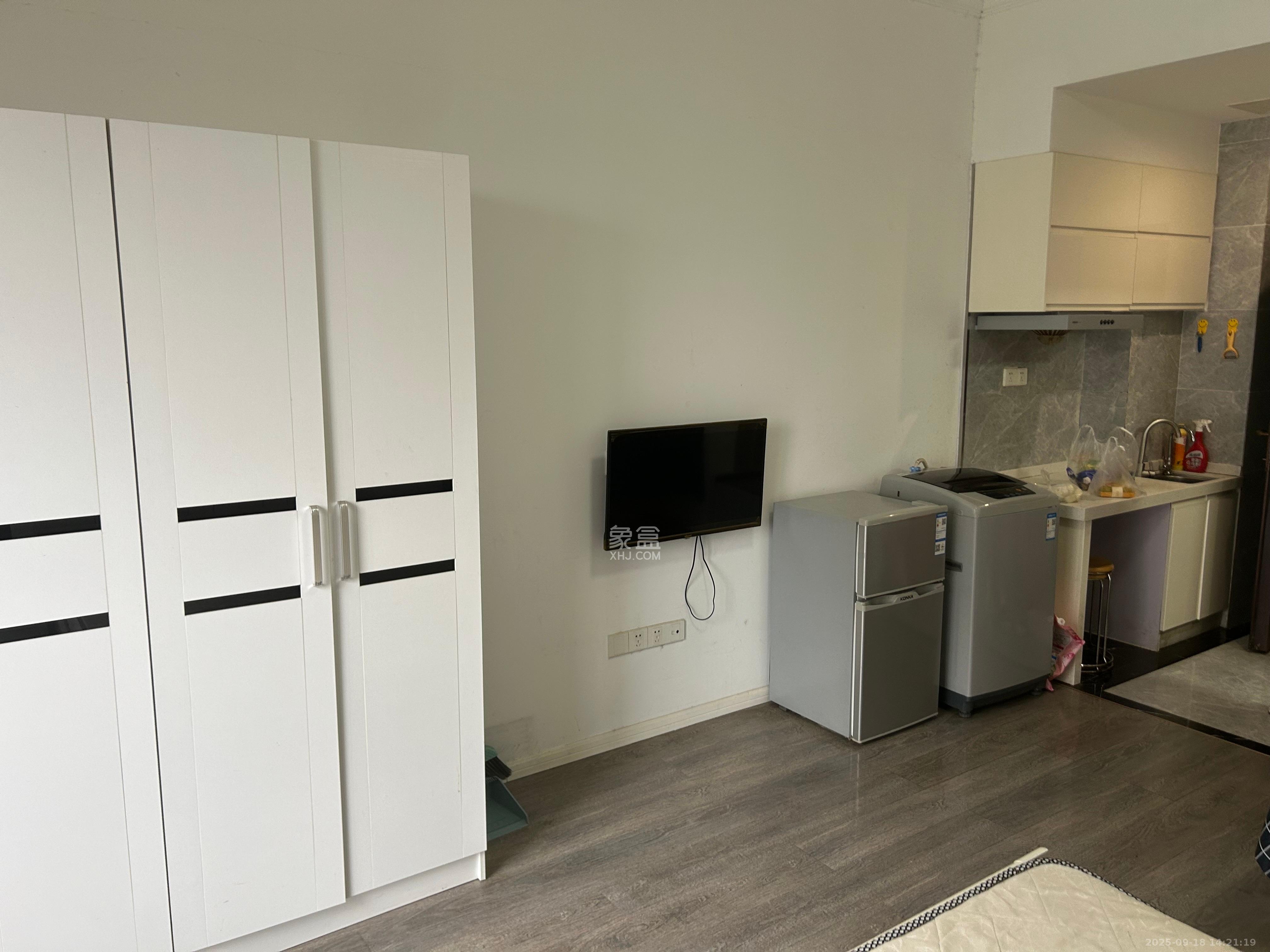 梅溪鑫苑名家  1室1厅1卫    1400.0元/月室内图