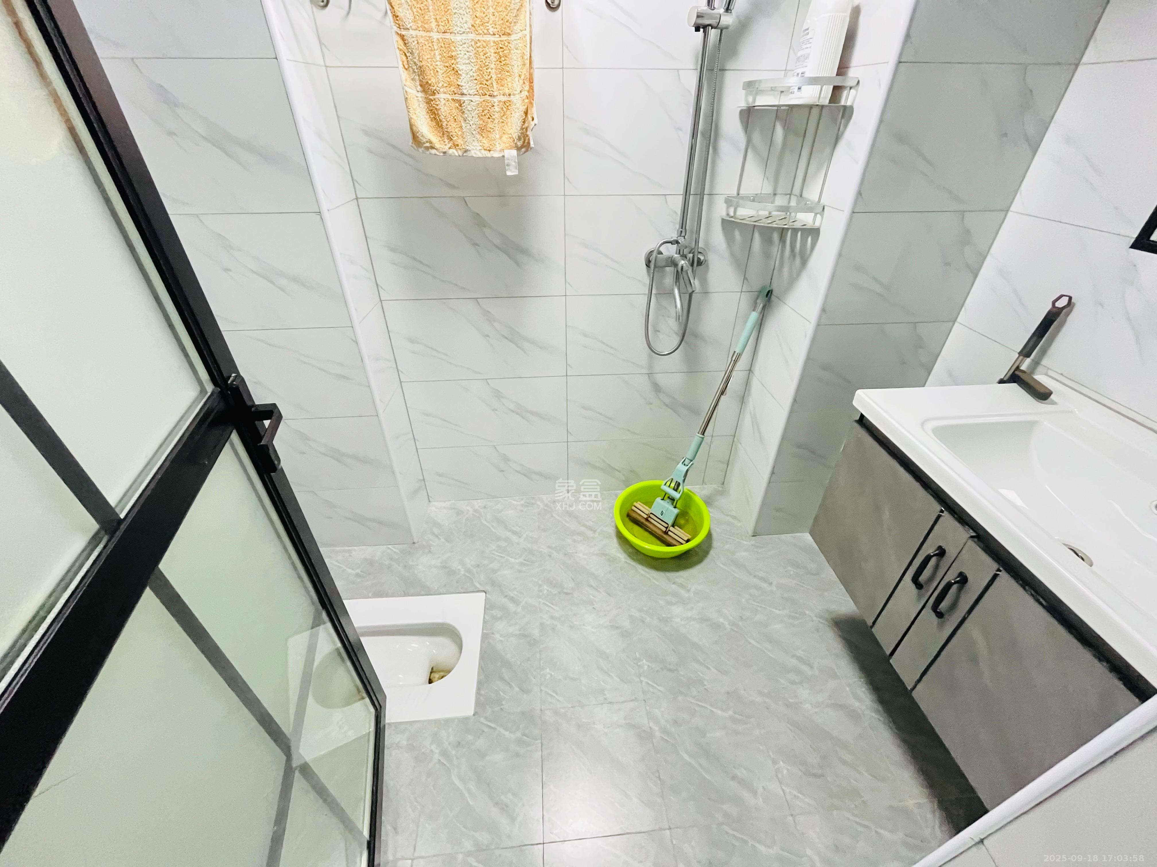 万润时光里 1室1厅1卫 1800.0元/月 万润时光里 1室1厅1卫 1800.0元/月室内图