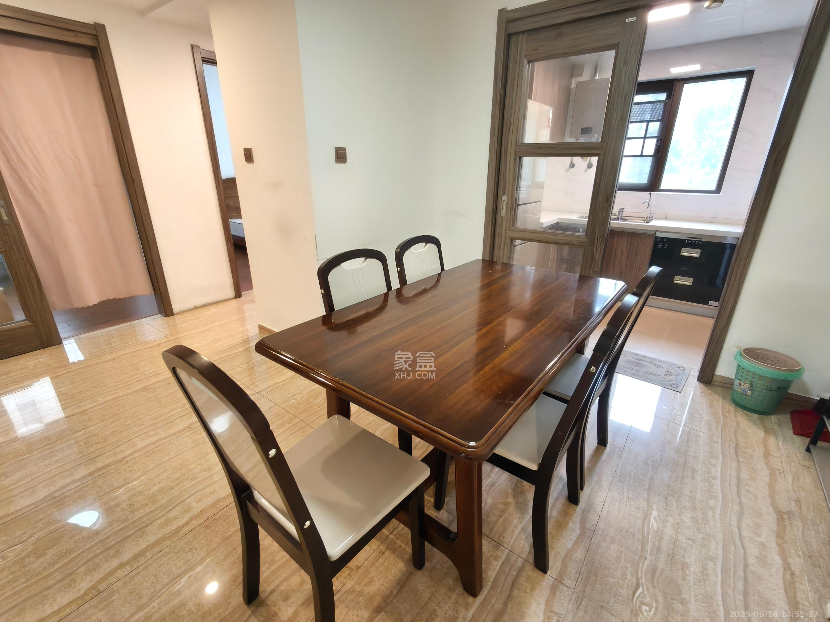 碧桂园星城首府  4室2厅2卫    3200.0元/月室内图